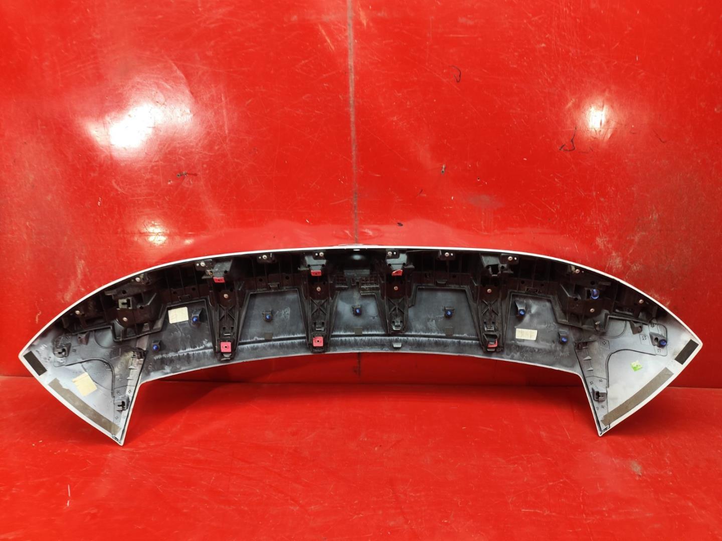 Накладка крышки багажника