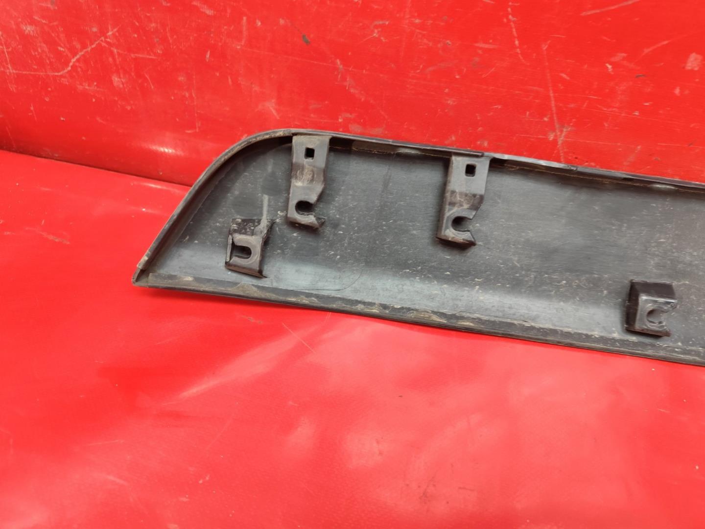 Накладка крышки багажника