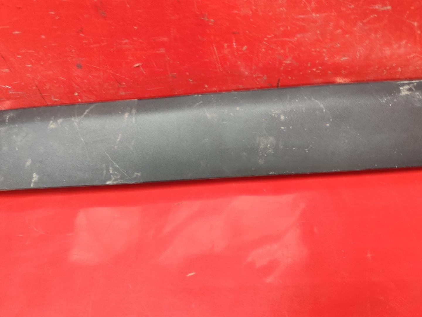 Накладка крышки багажника