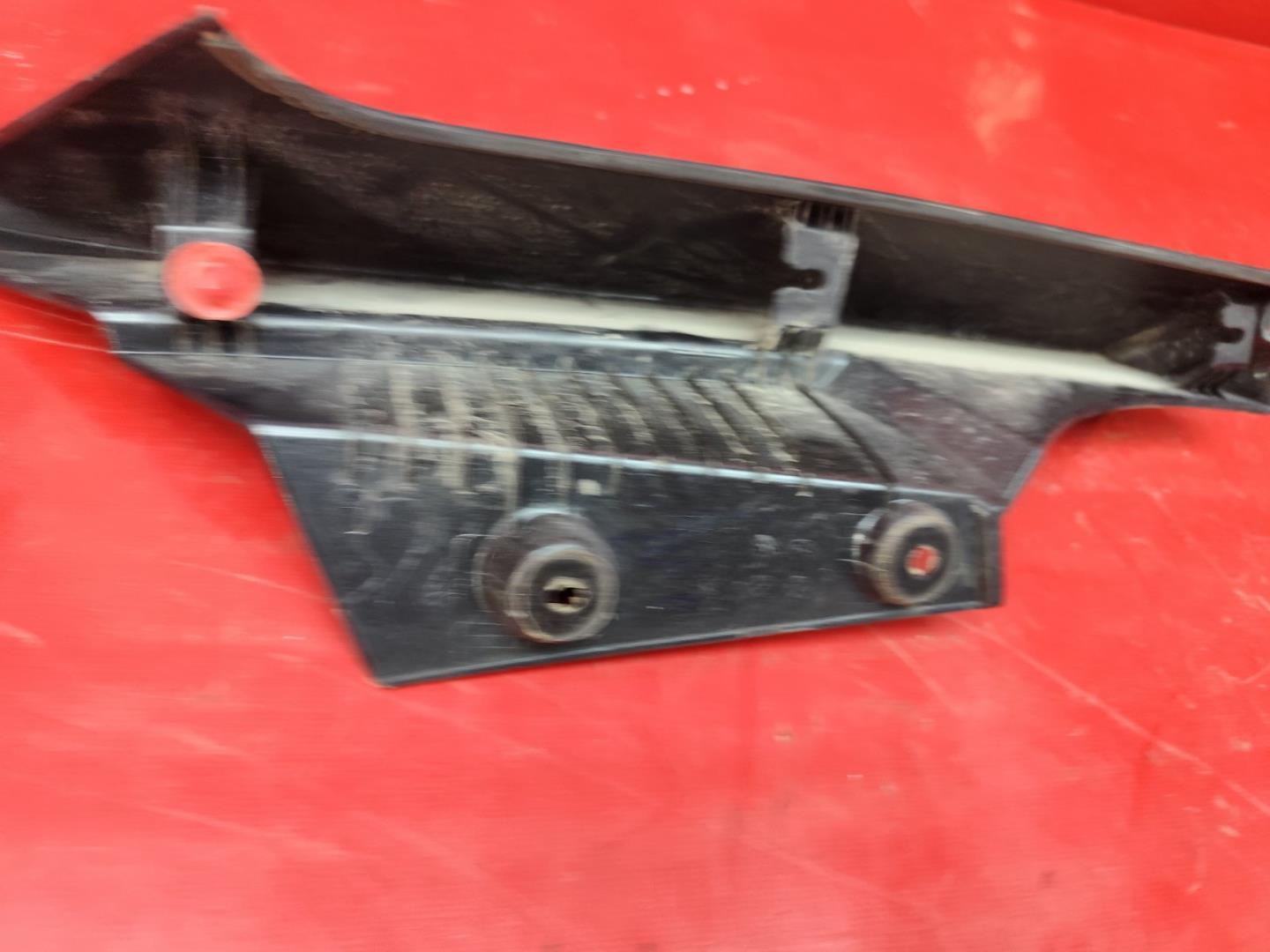 Накладка крышки багажника