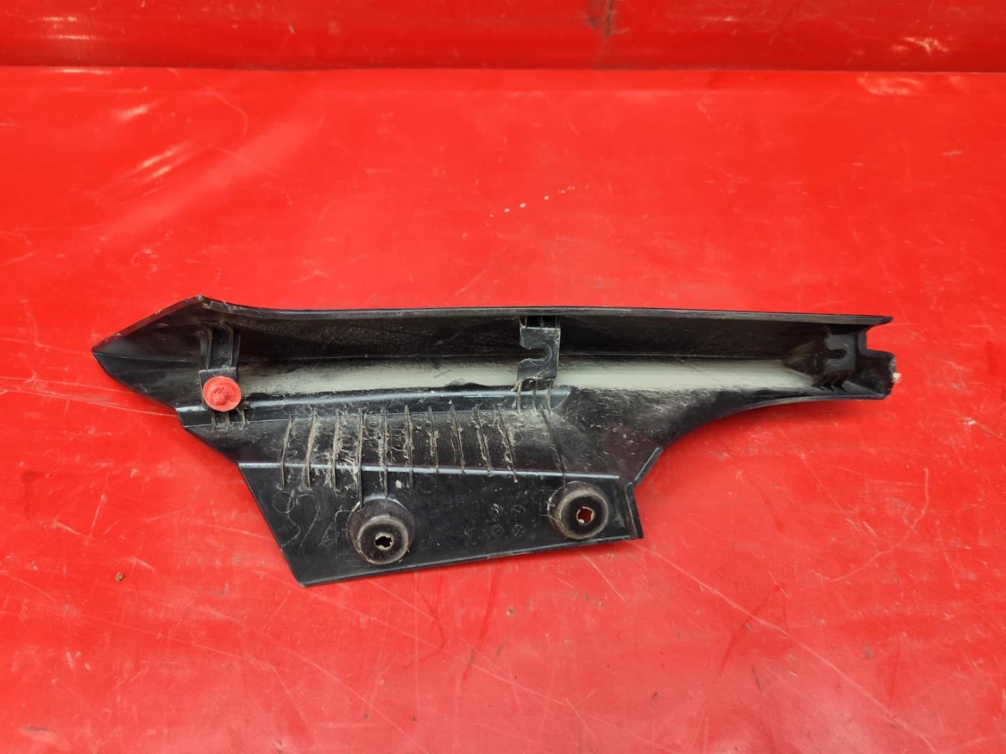 Накладка крышки багажника