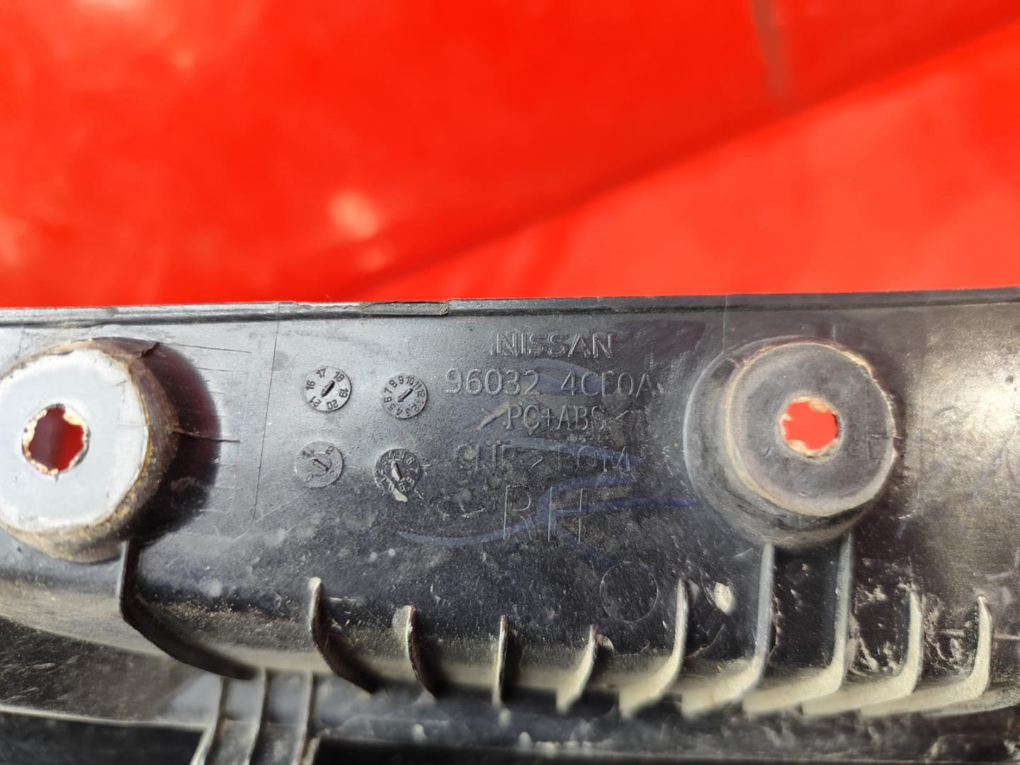 Накладка крышки багажника