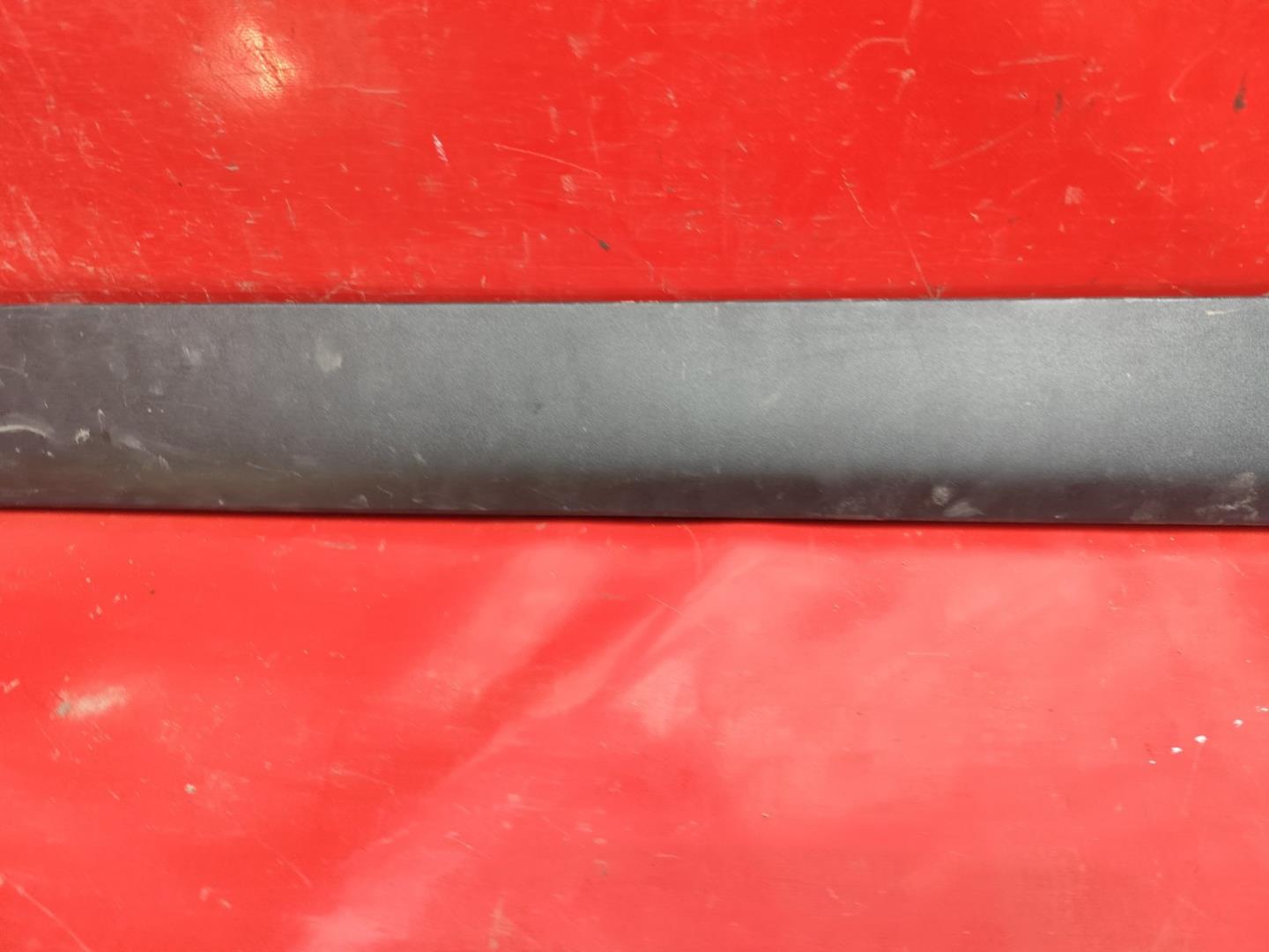 Накладка крышки багажника