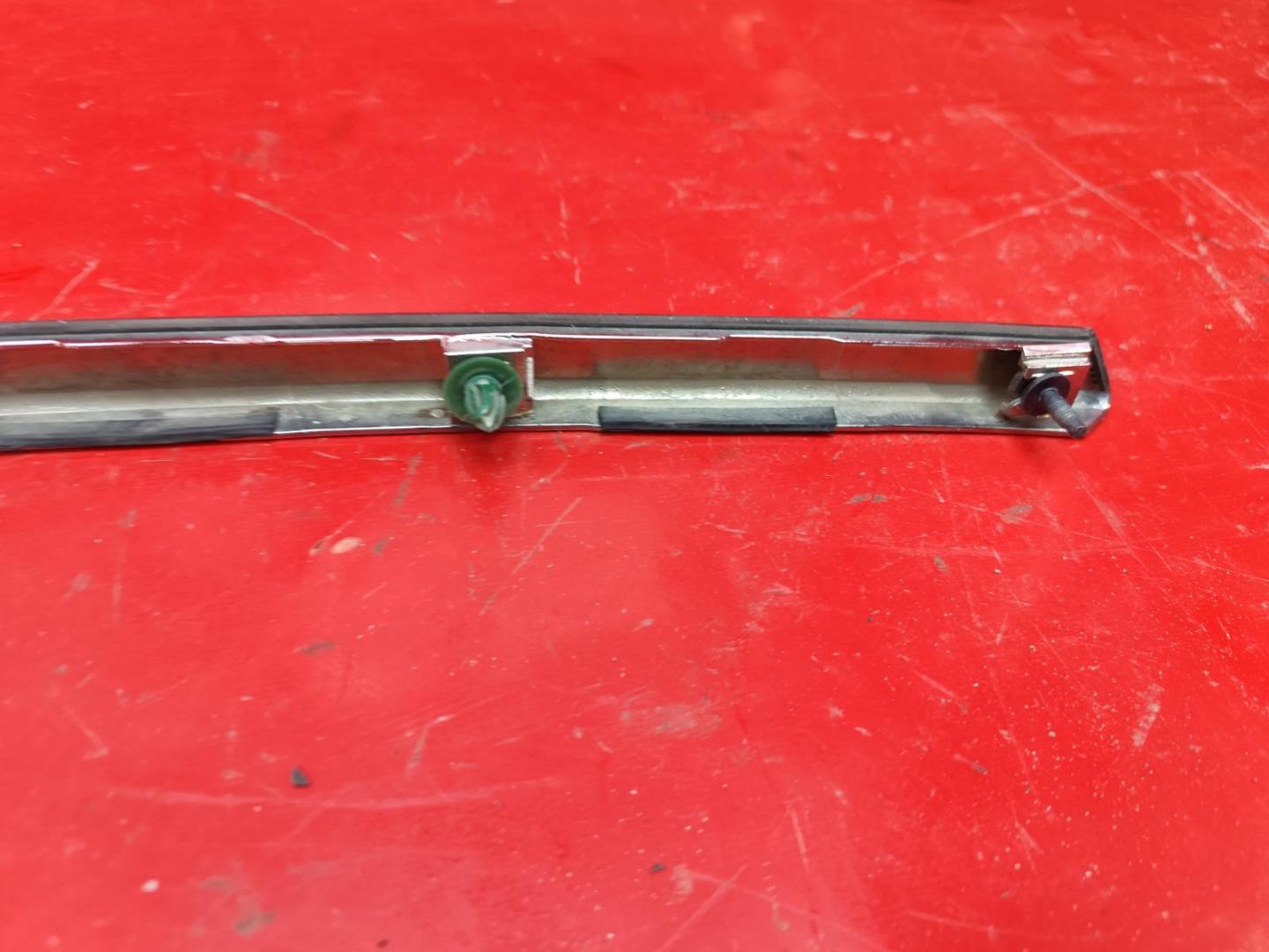 Накладка крышки багажника