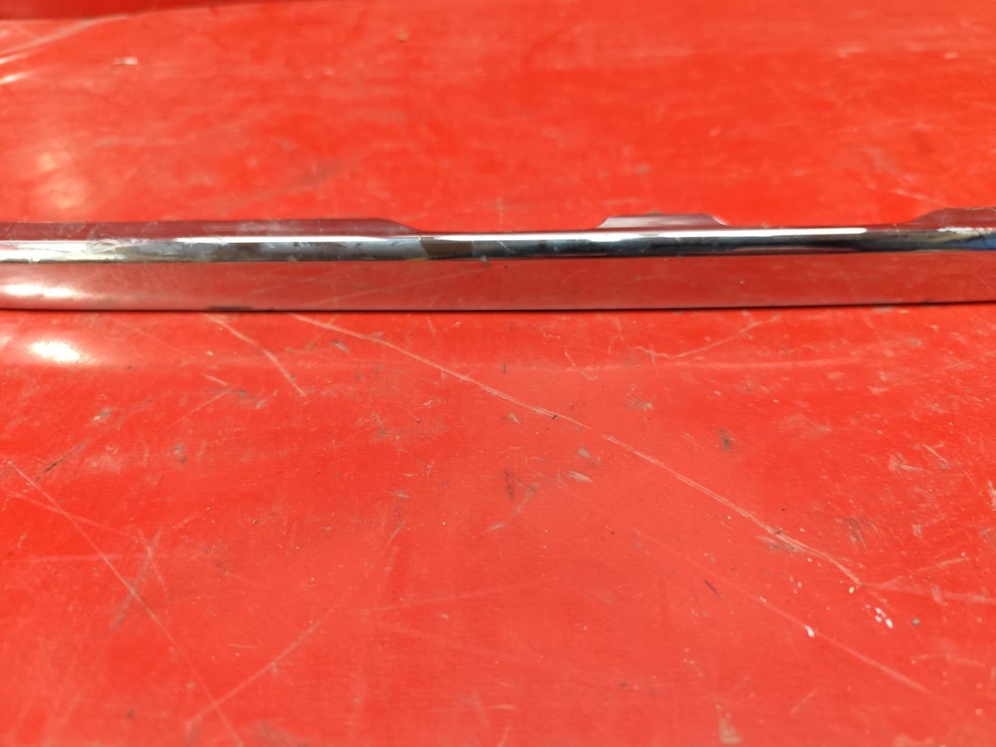 Накладка крышки багажника