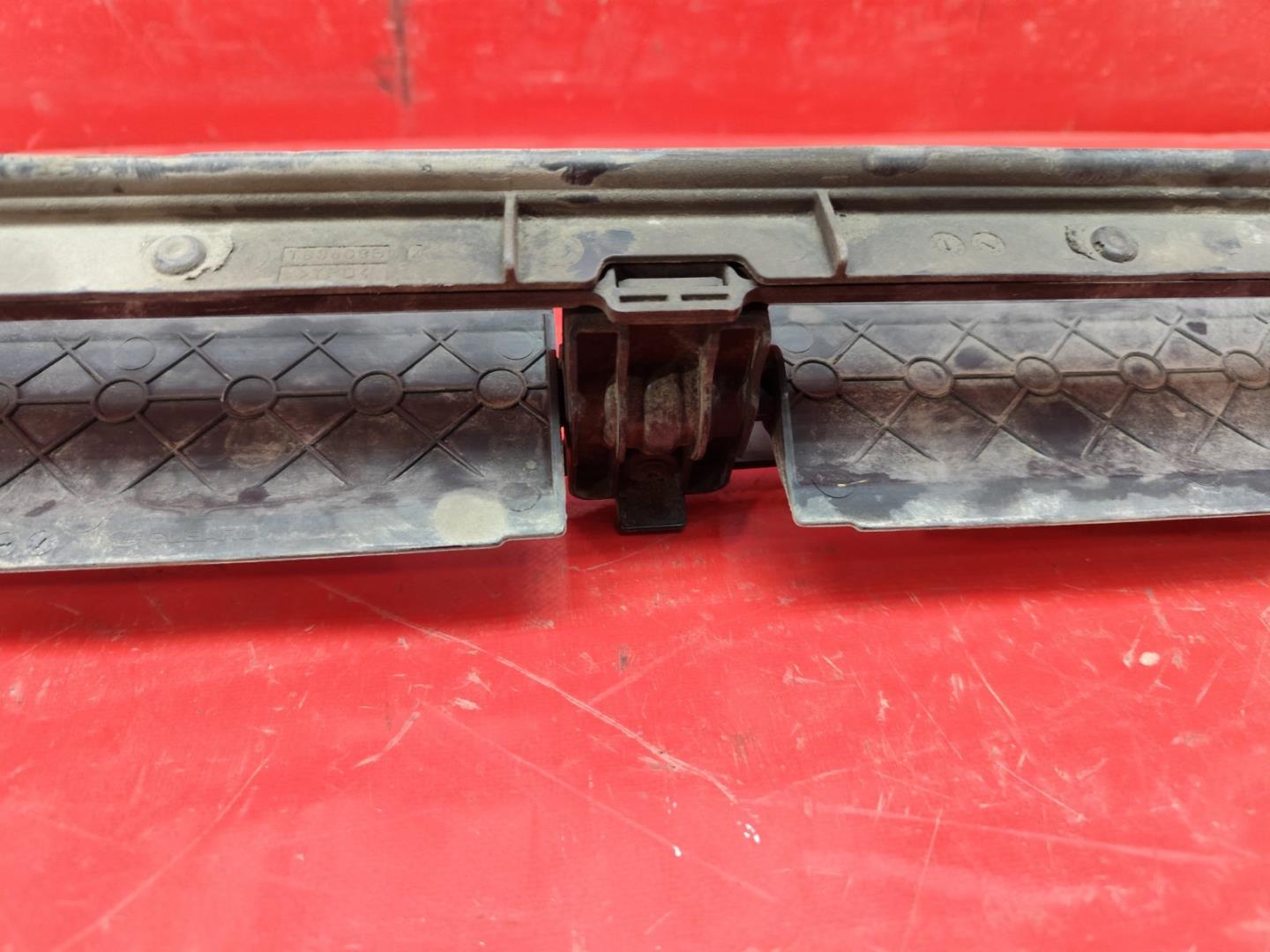 Моторчик заслонки решетки радиатора