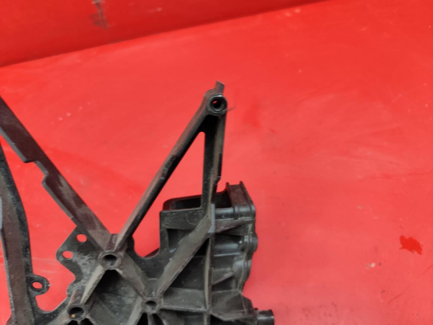 Кронштейн крепежный вспомогательный (разного назначения)