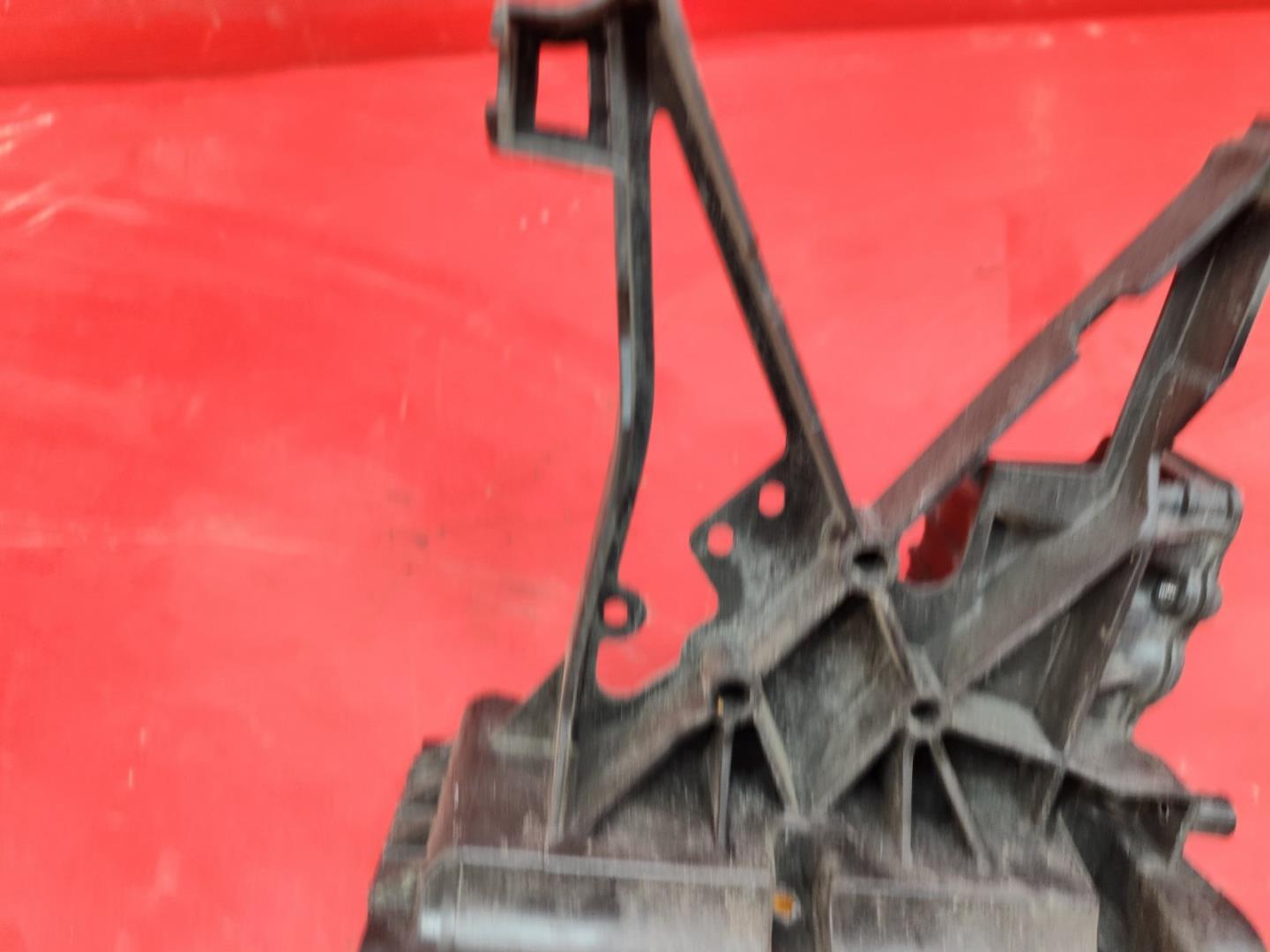 Кронштейн крепежный вспомогательный (разного назначения)