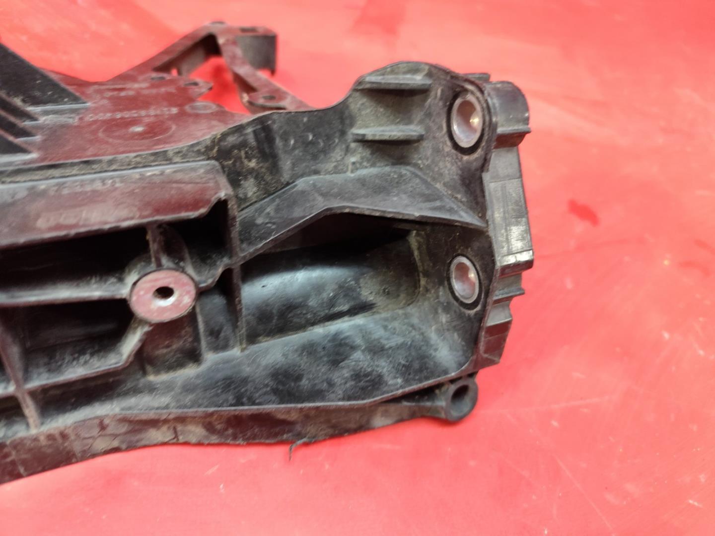 Кронштейн крепежный вспомогательный (разного назначения)