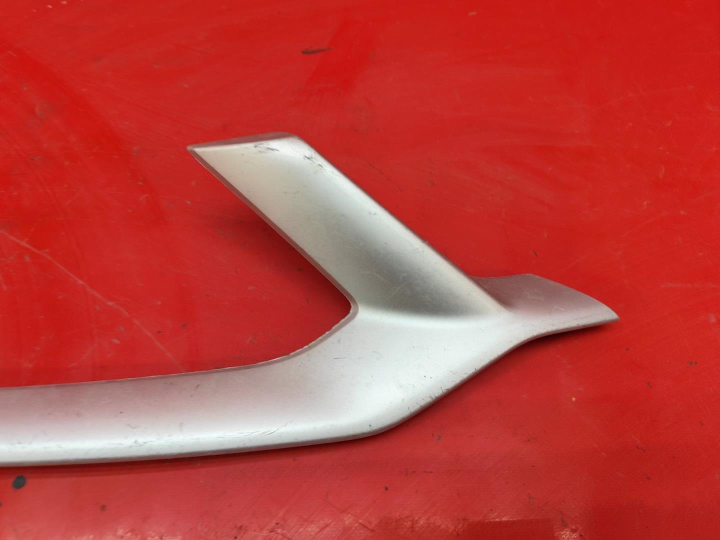 Молдинг фары