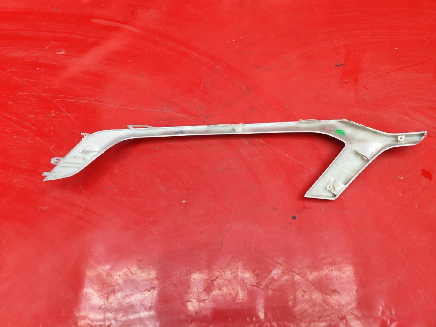 Молдинг фары