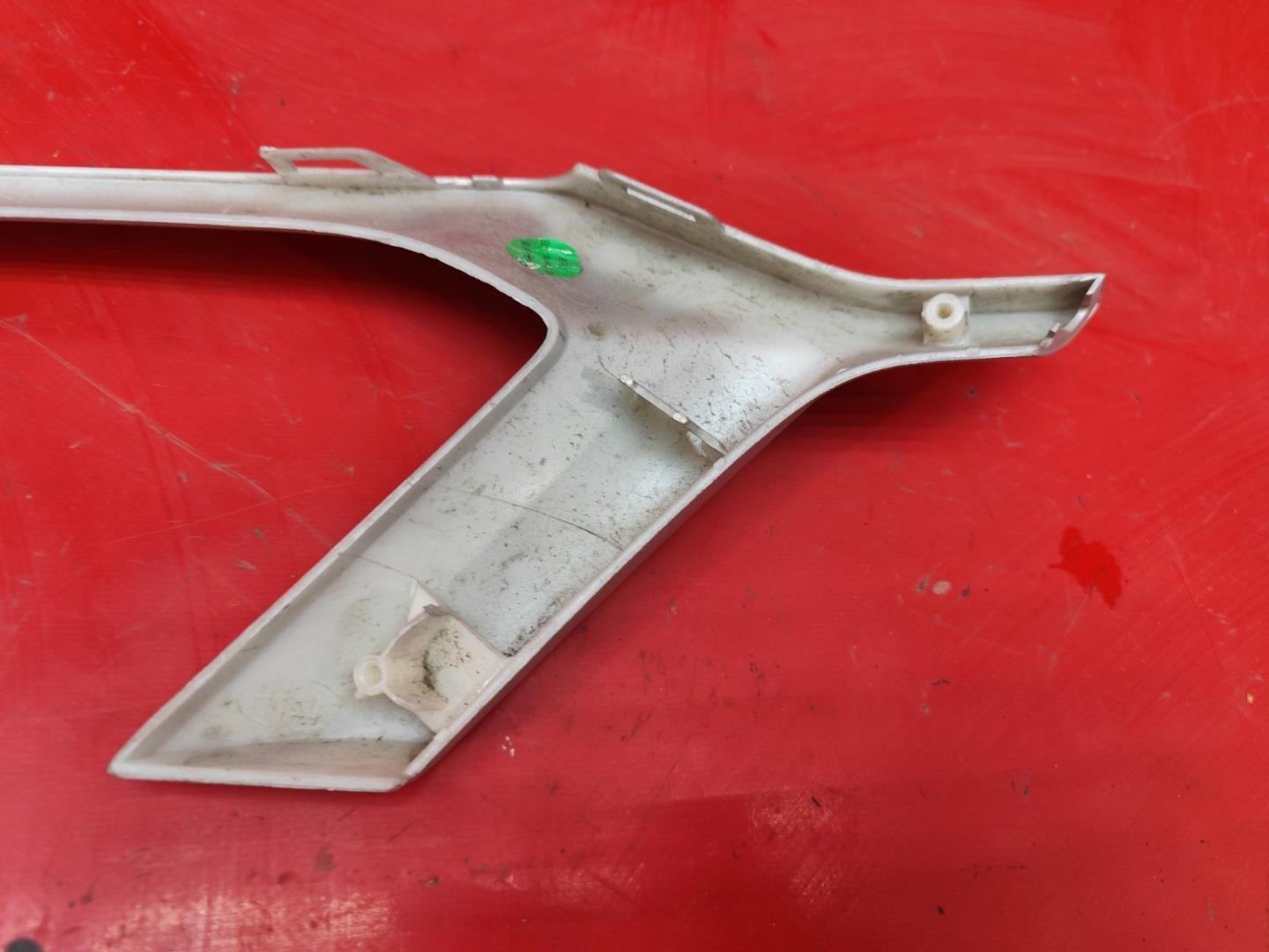 Молдинг фары