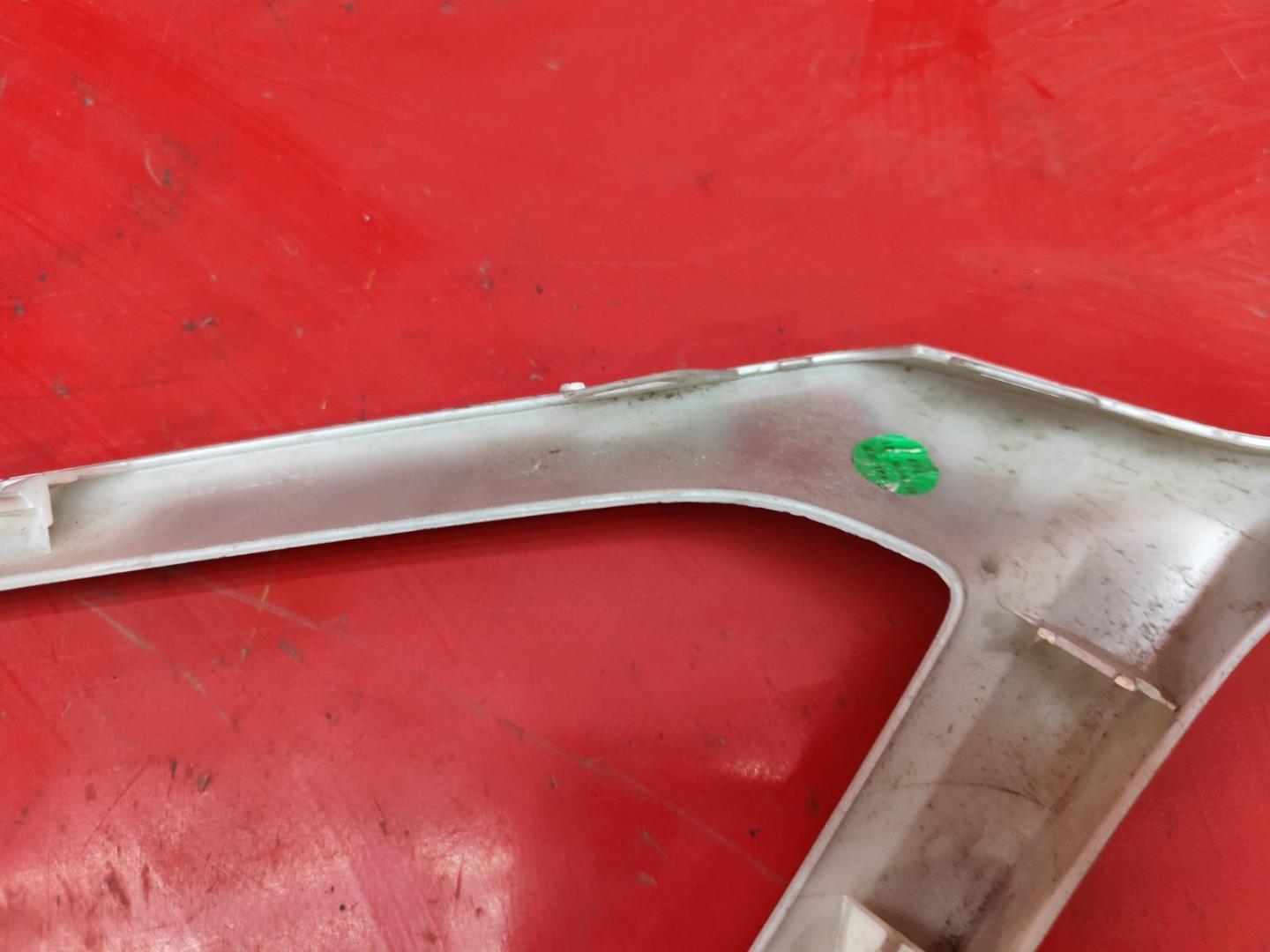 Молдинг фары