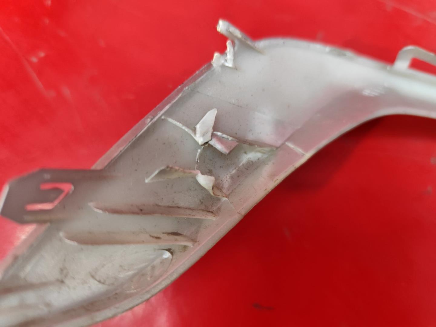 Молдинг фары