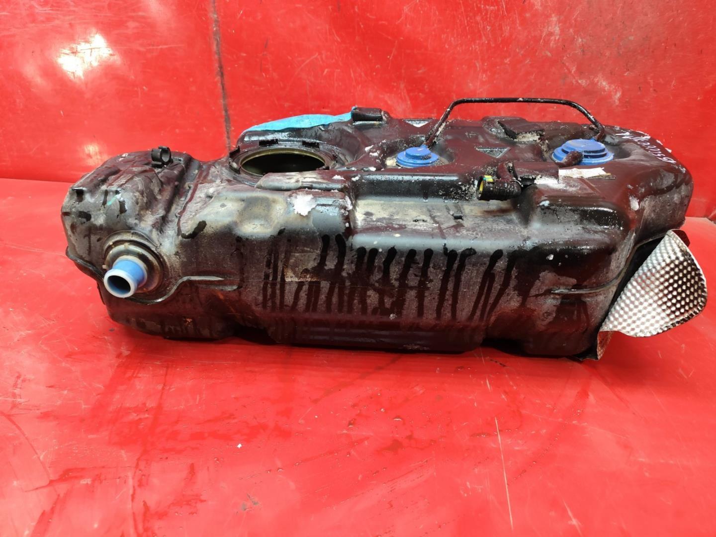 Бак топливный