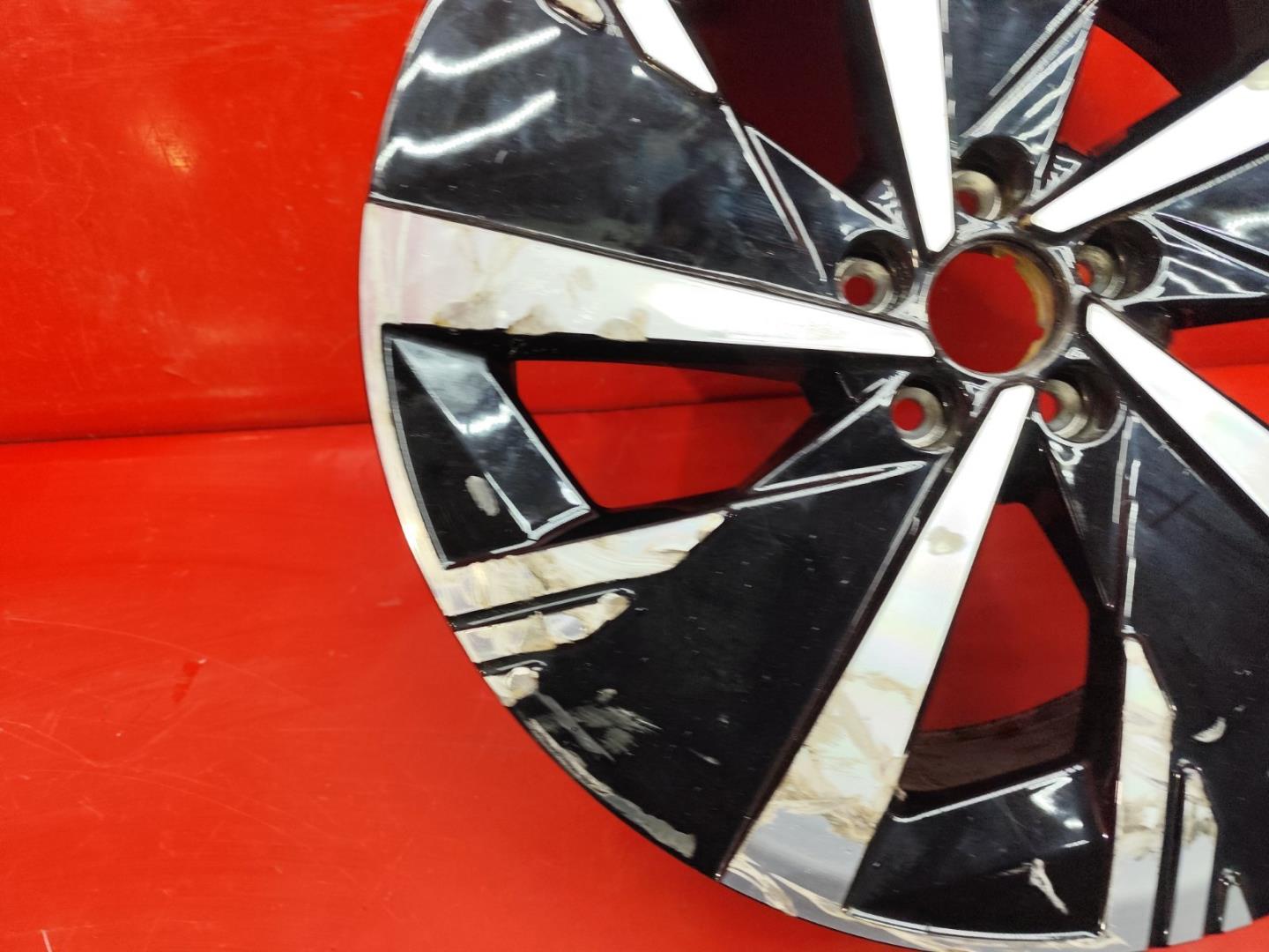 Диск колесный литой легкий сплав