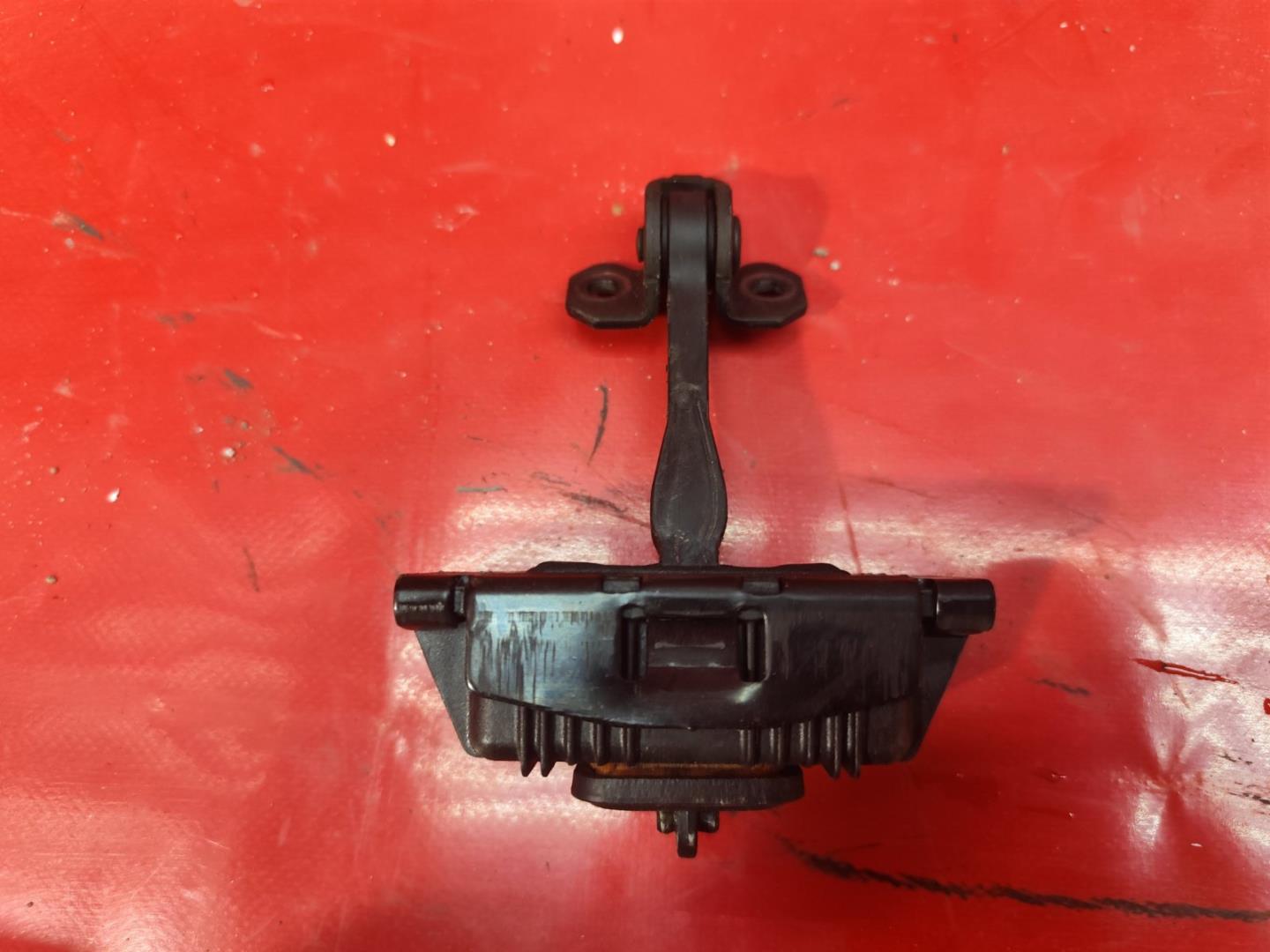 Ограничитель двери