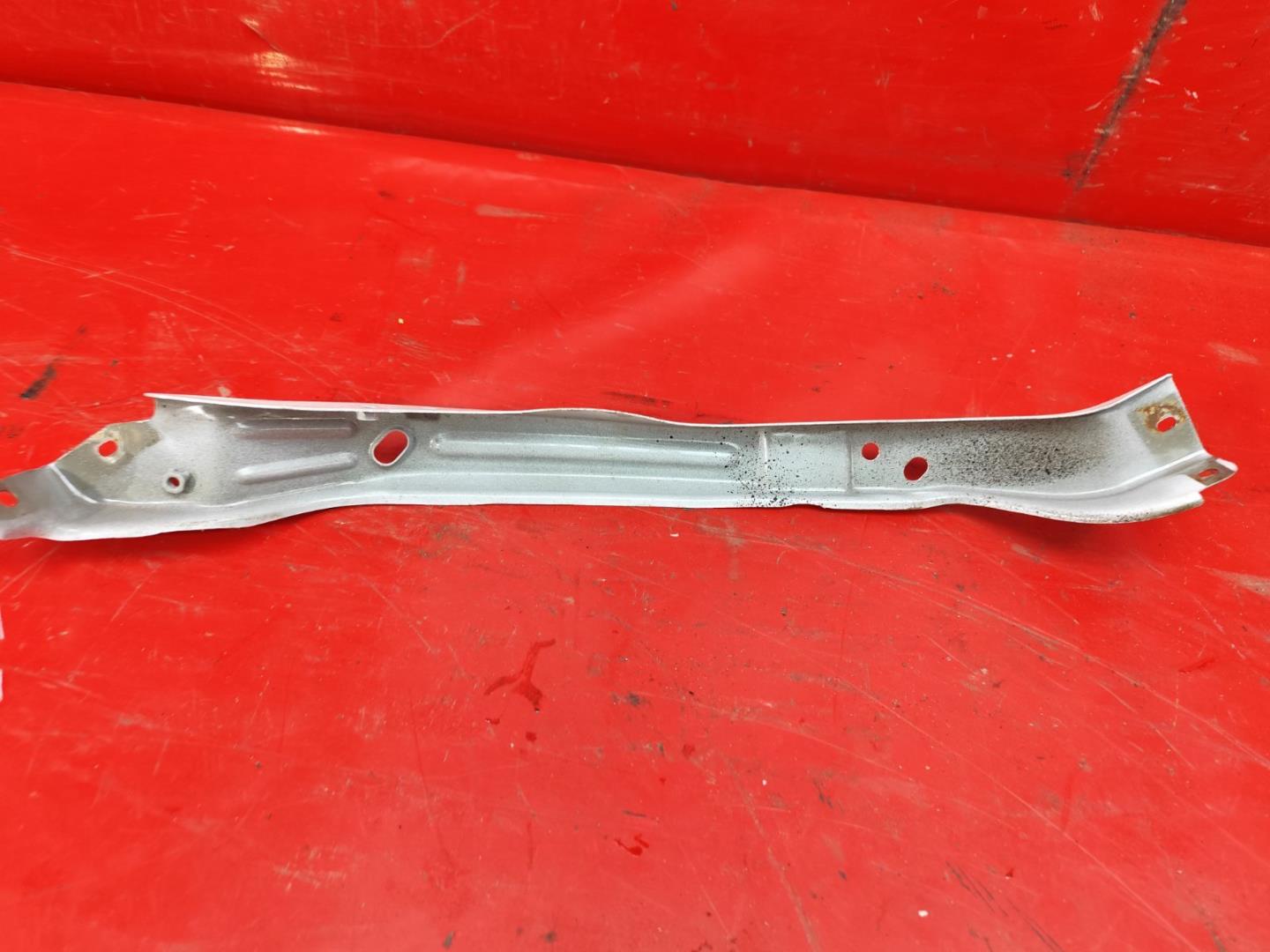 Кронштейн крепежный вспомогательный (разного назначения)