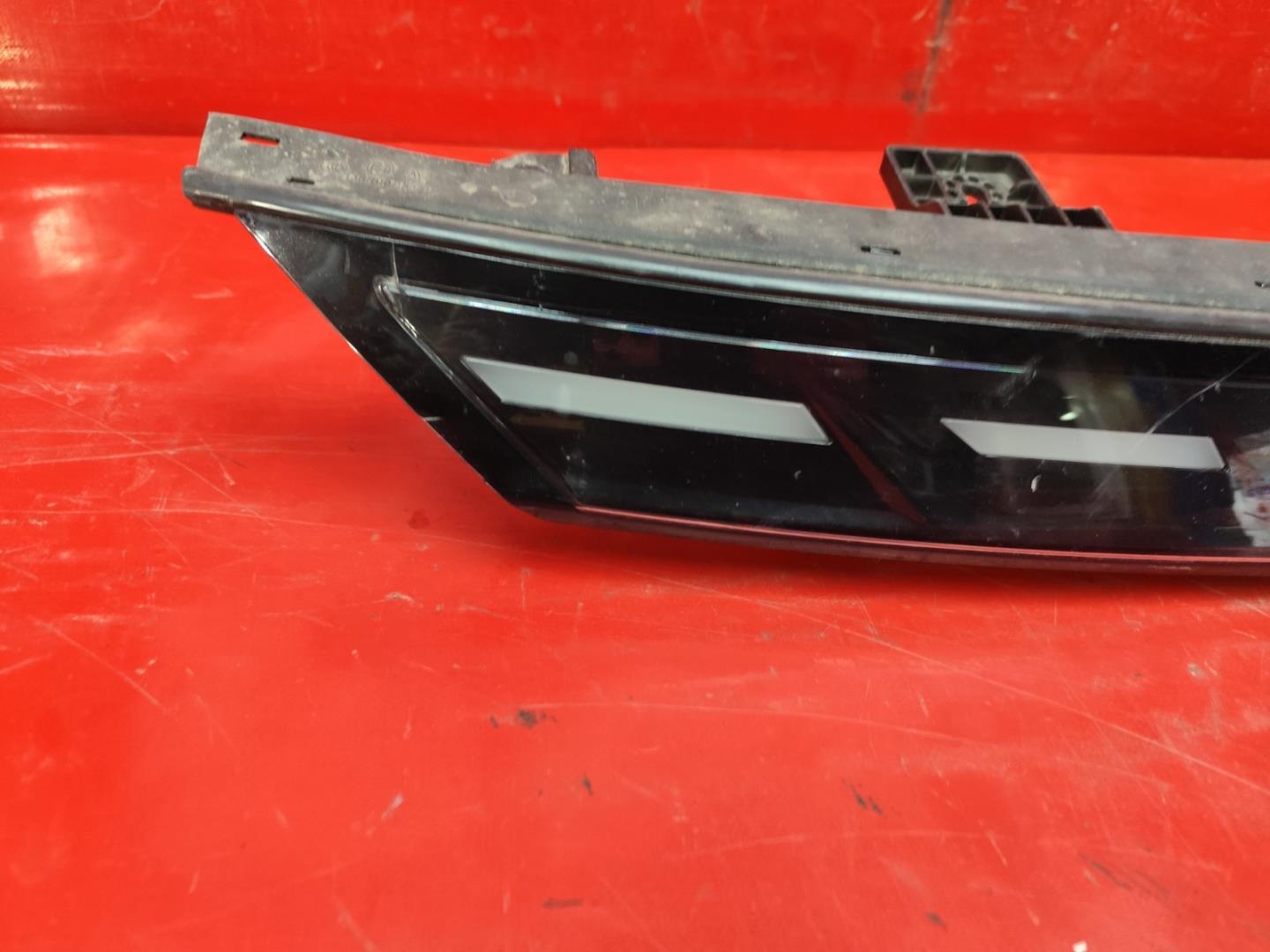 Фара дневного света (ходовые огни)