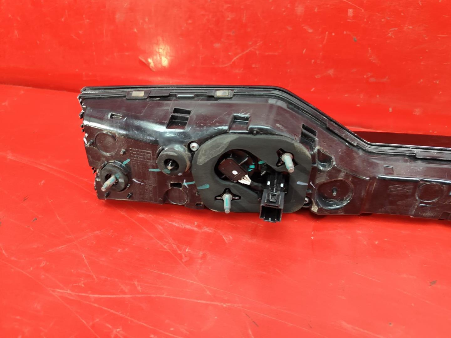 Фонарь задний