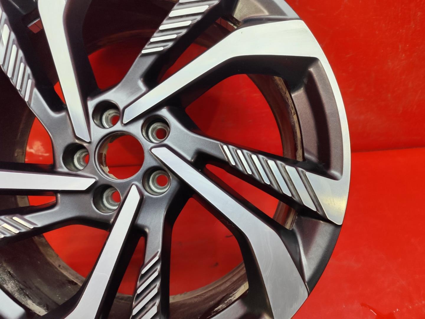 Диск колесный литой легкий сплав