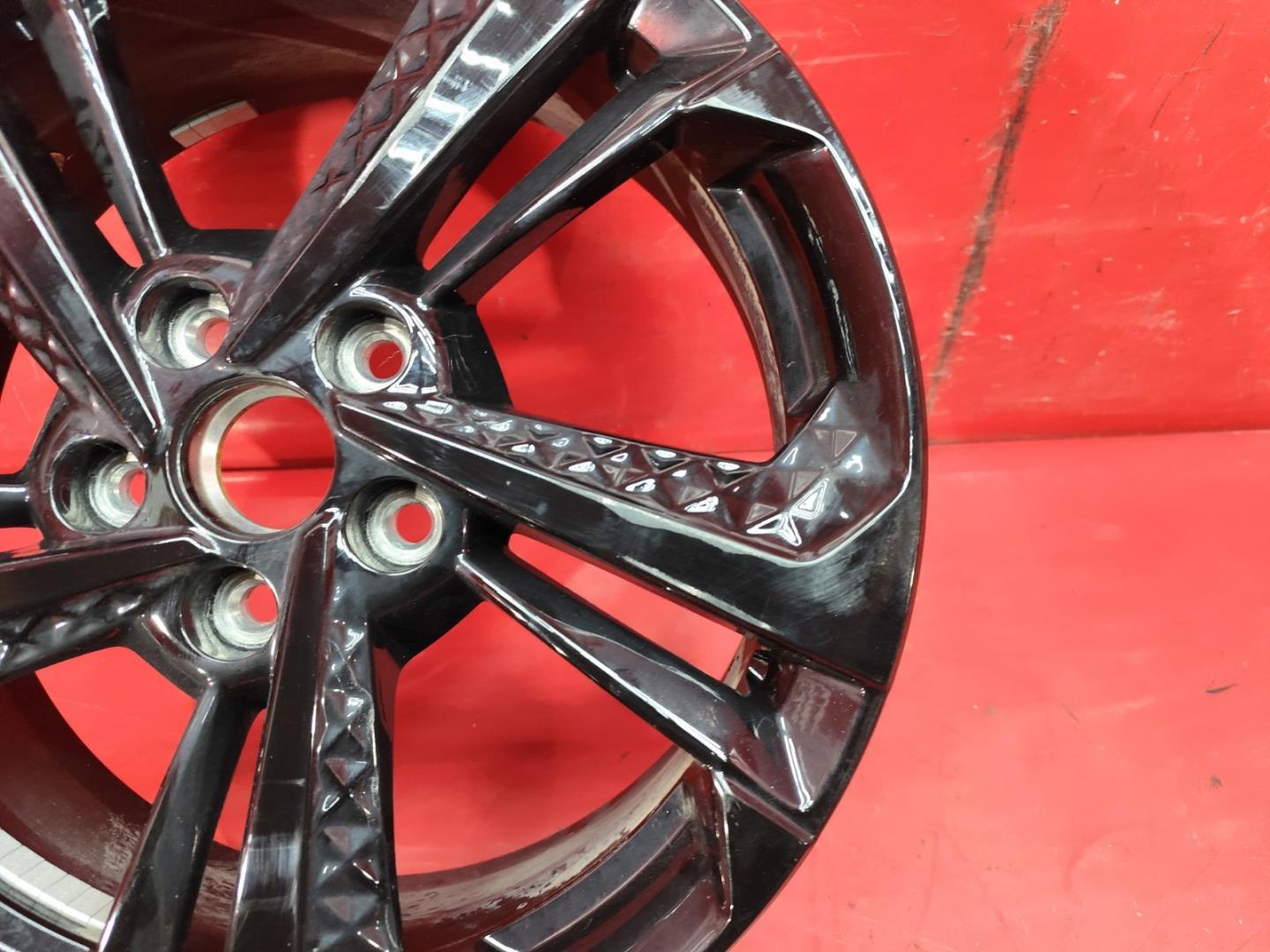 Диск колесный литой легкий сплав