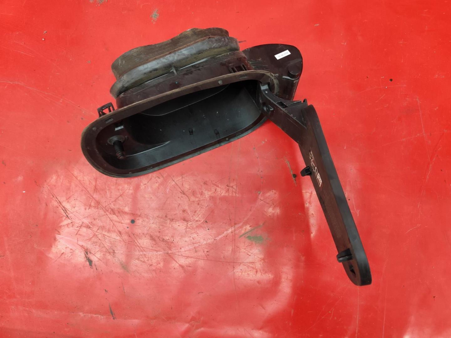 Лючок бензобака