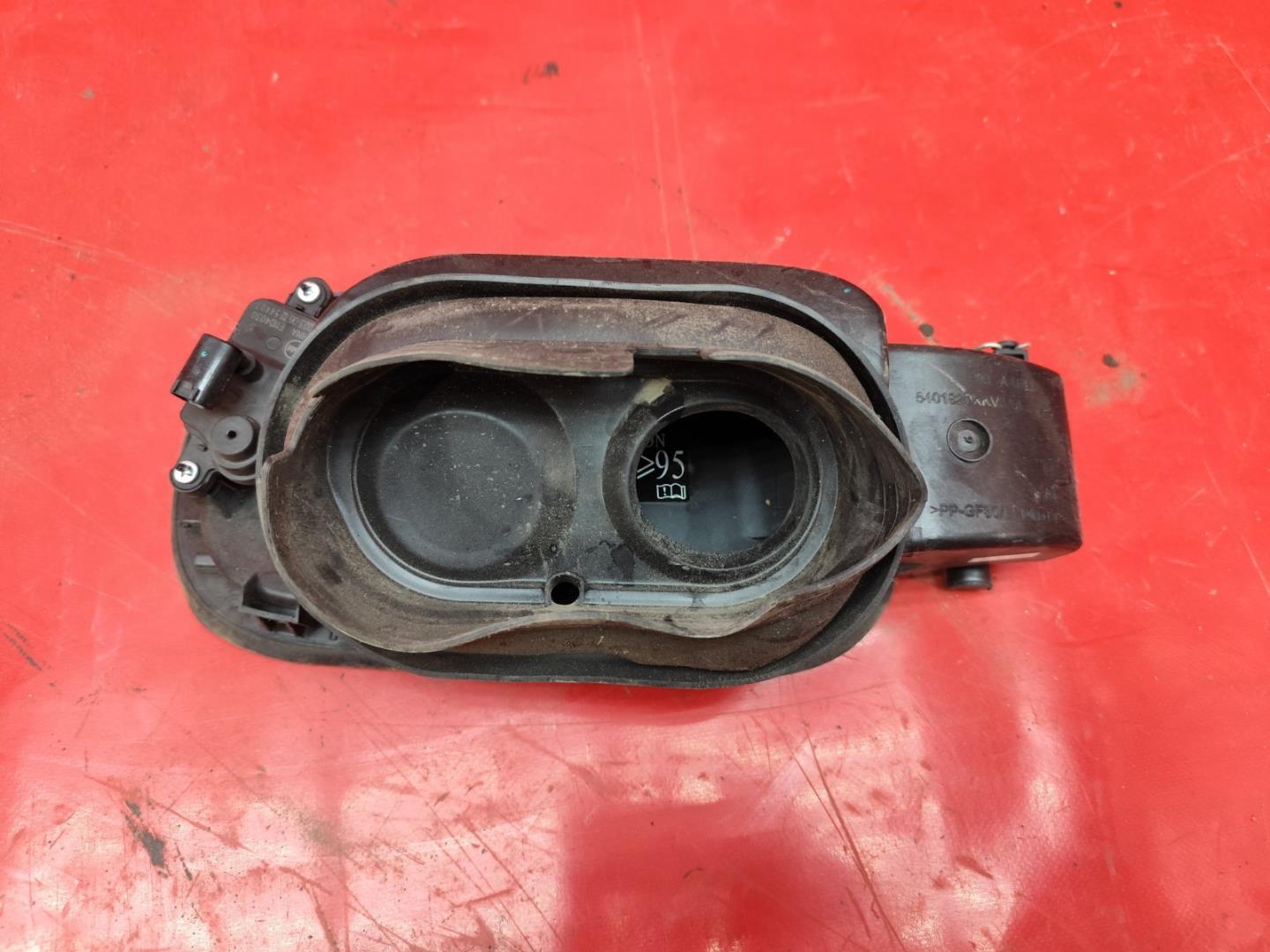 Лючок бензобака