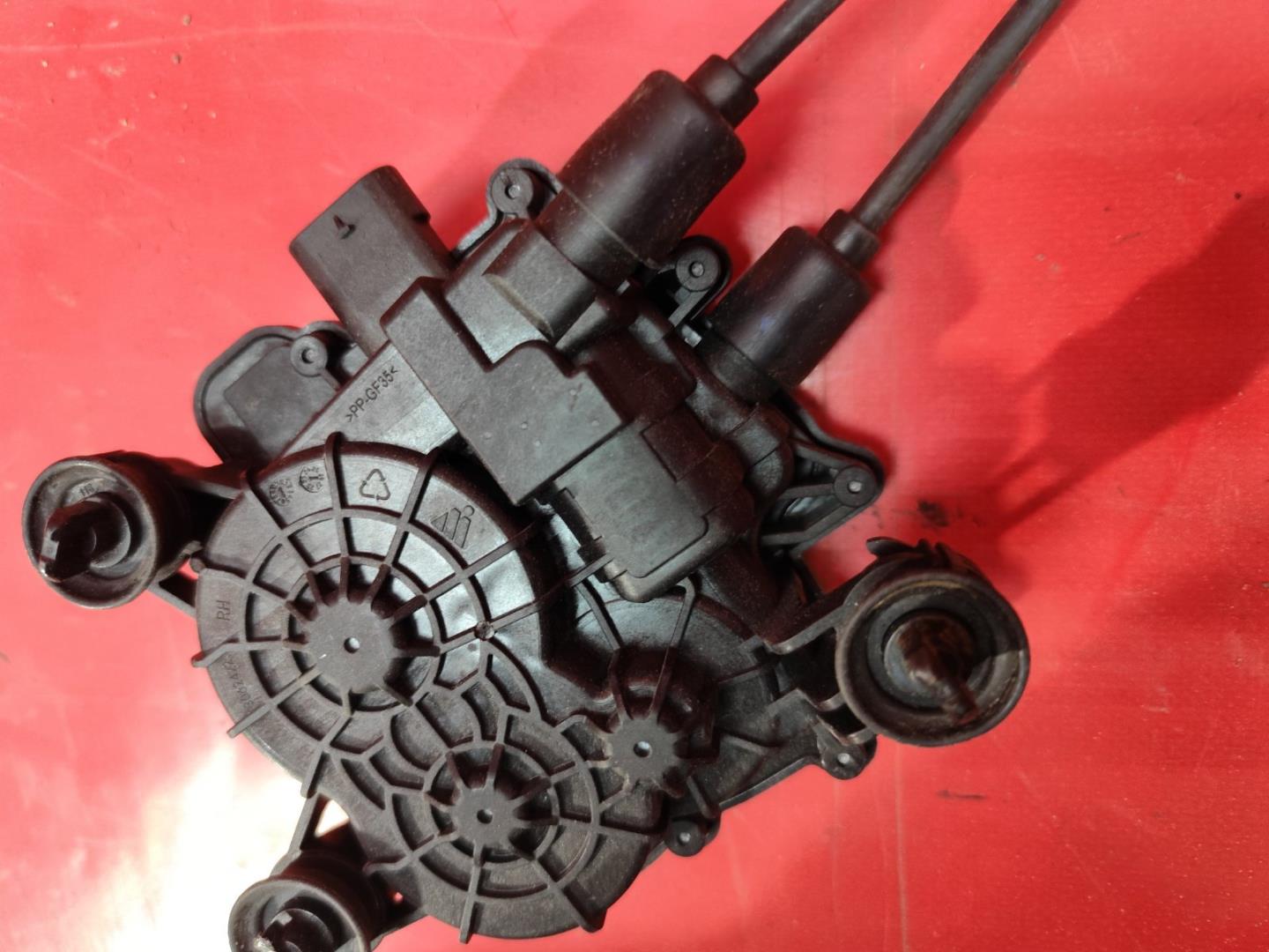 Замок багажника