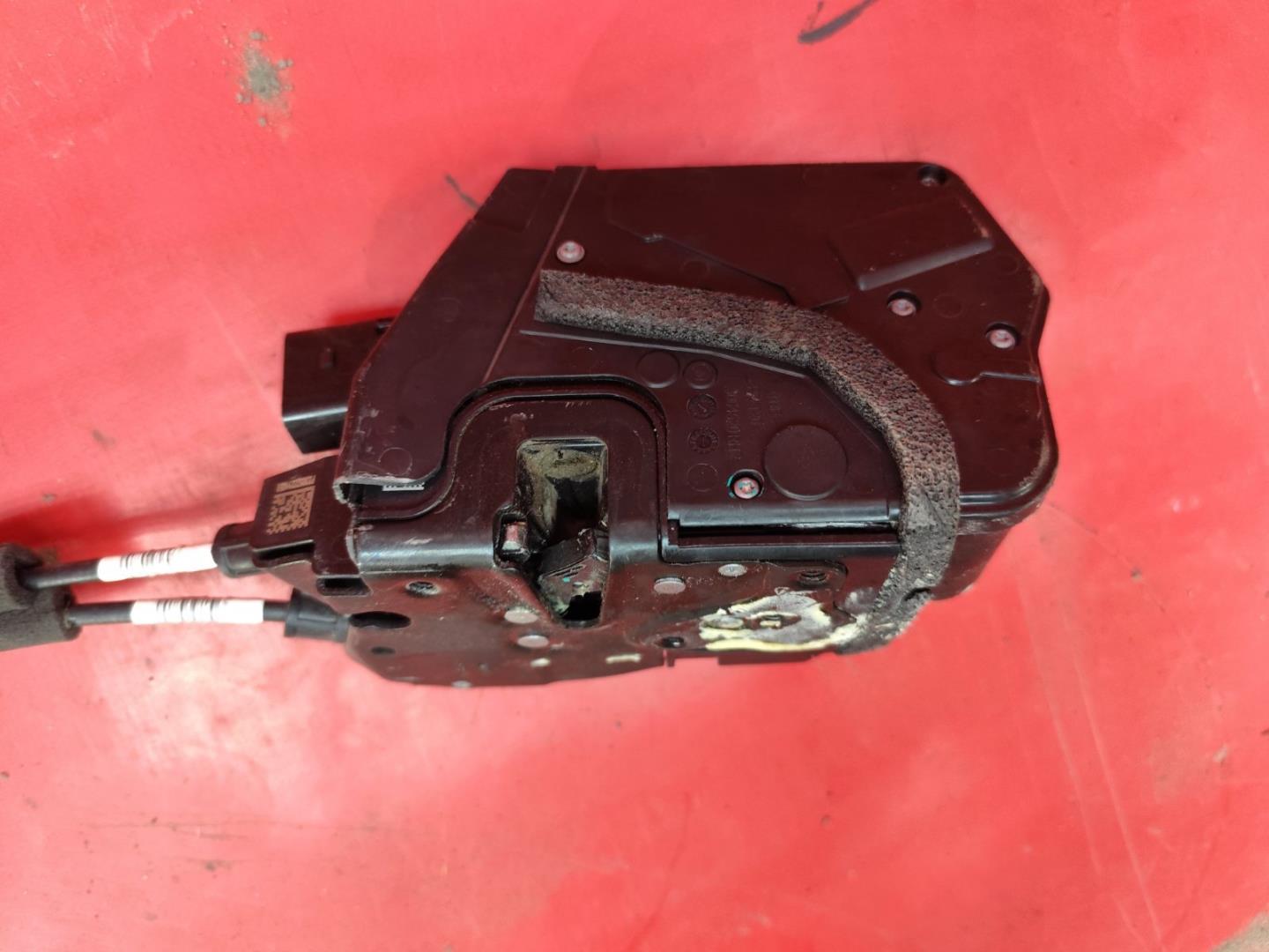 Замок багажника