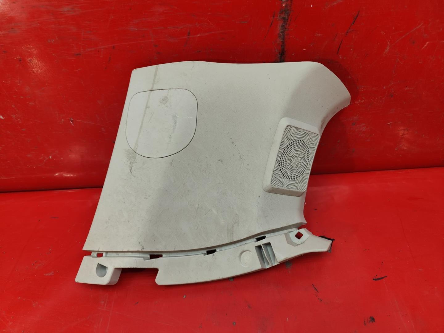 Обшивка багажника