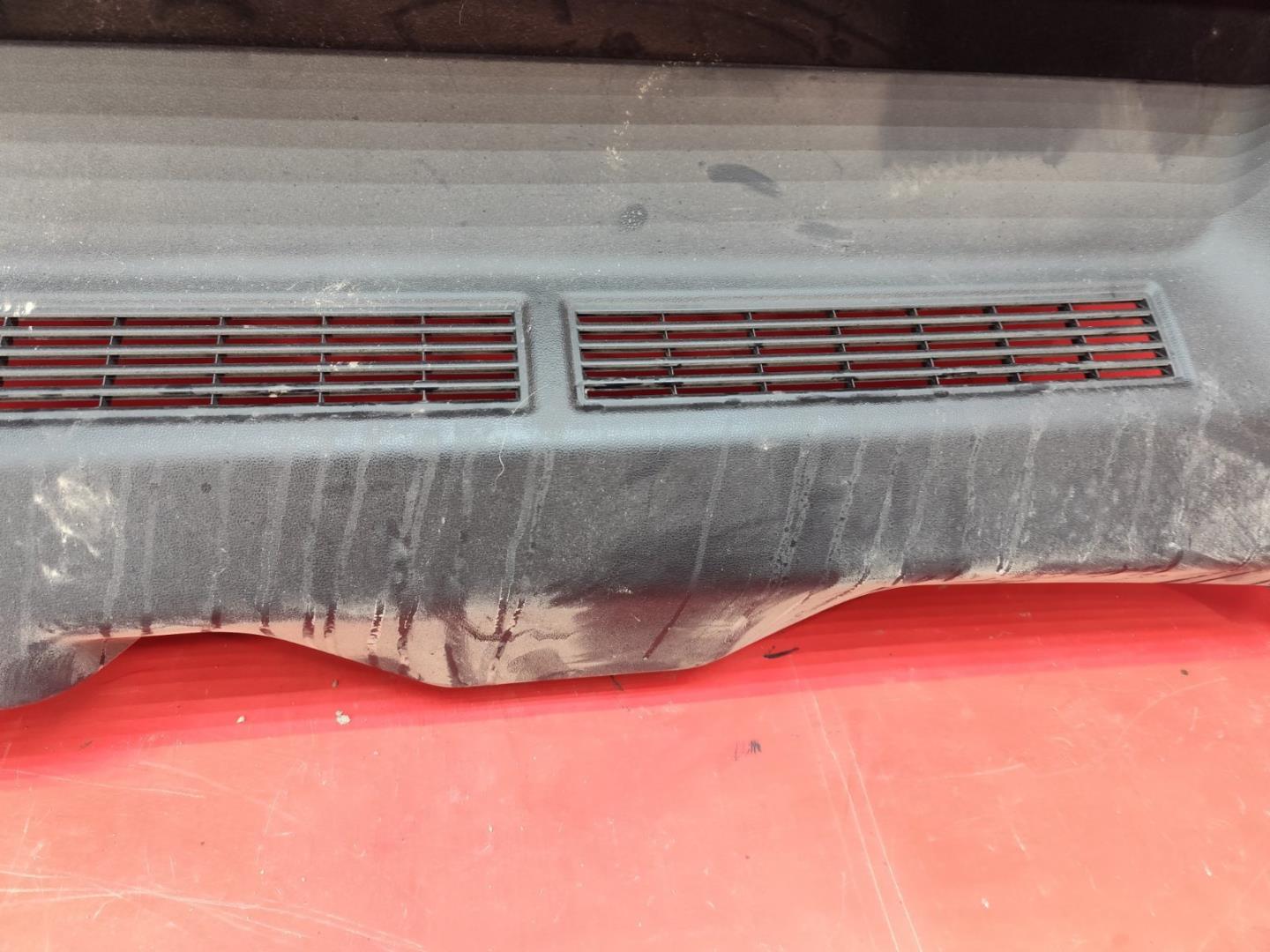 Обшивка крышки багажника