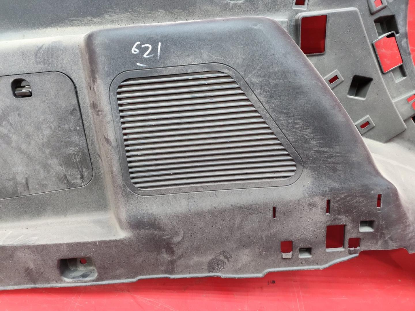 Обшивка багажника