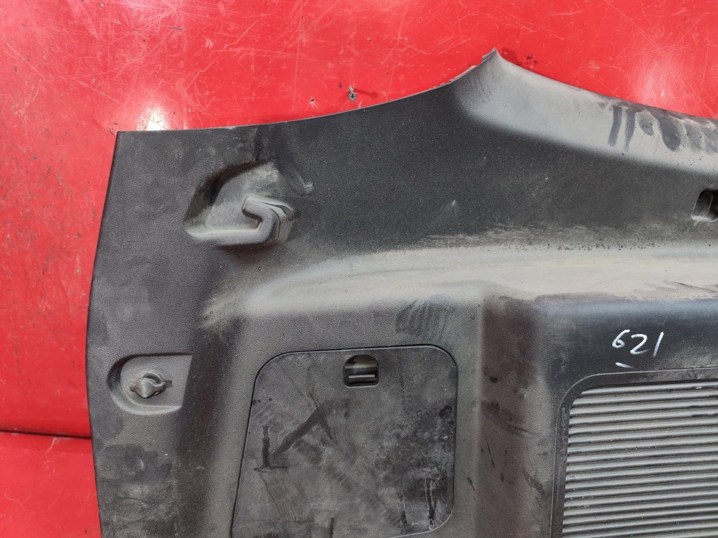 Обшивка багажника