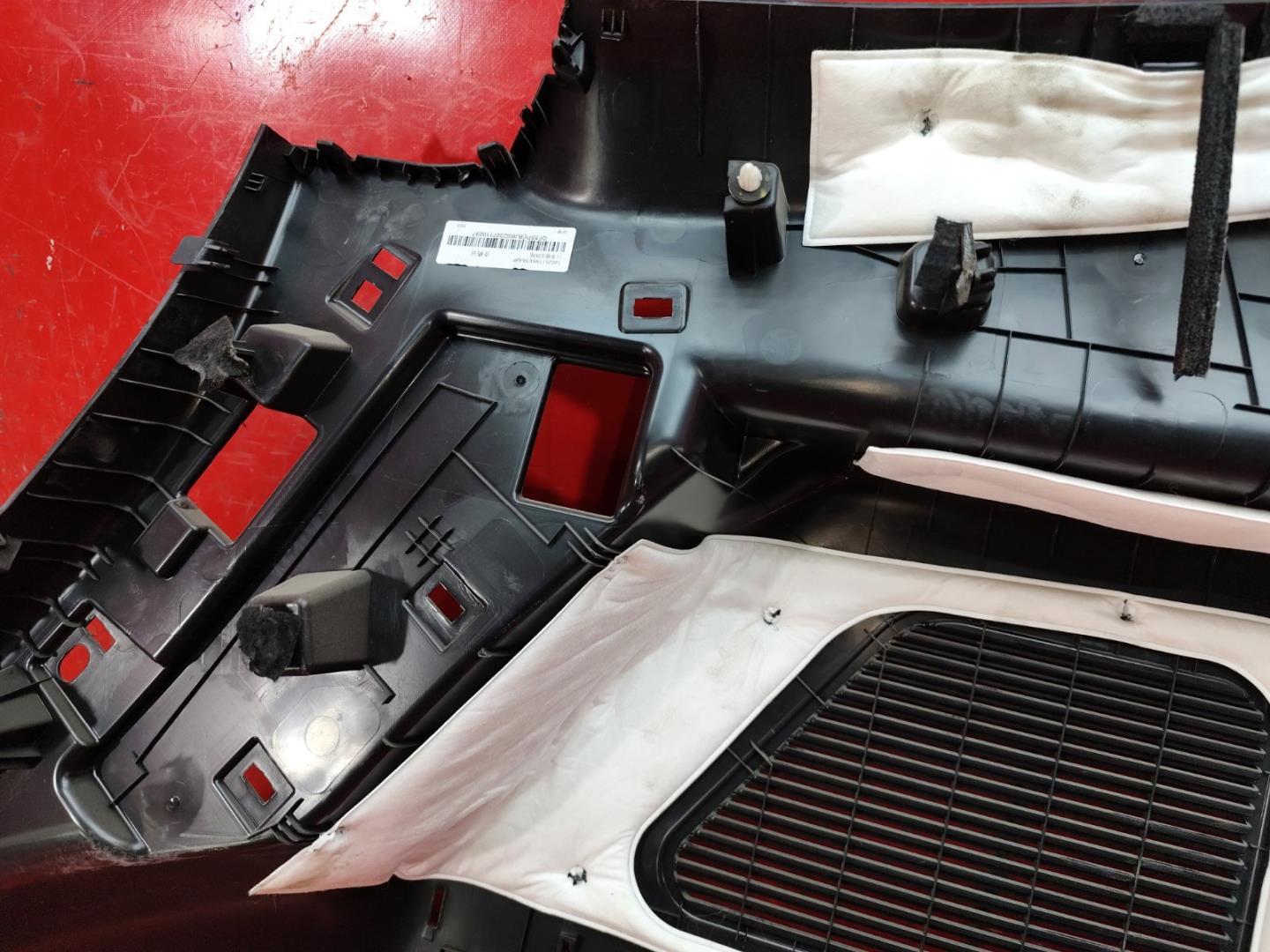 Обшивка багажника