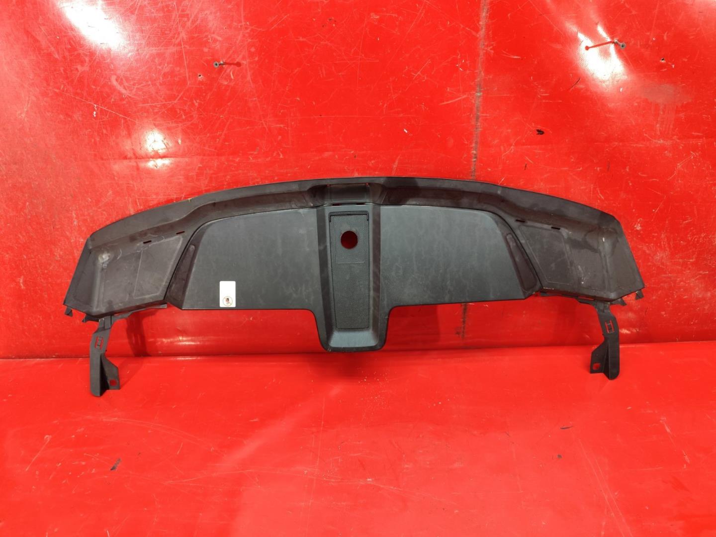 Кожух замка капота