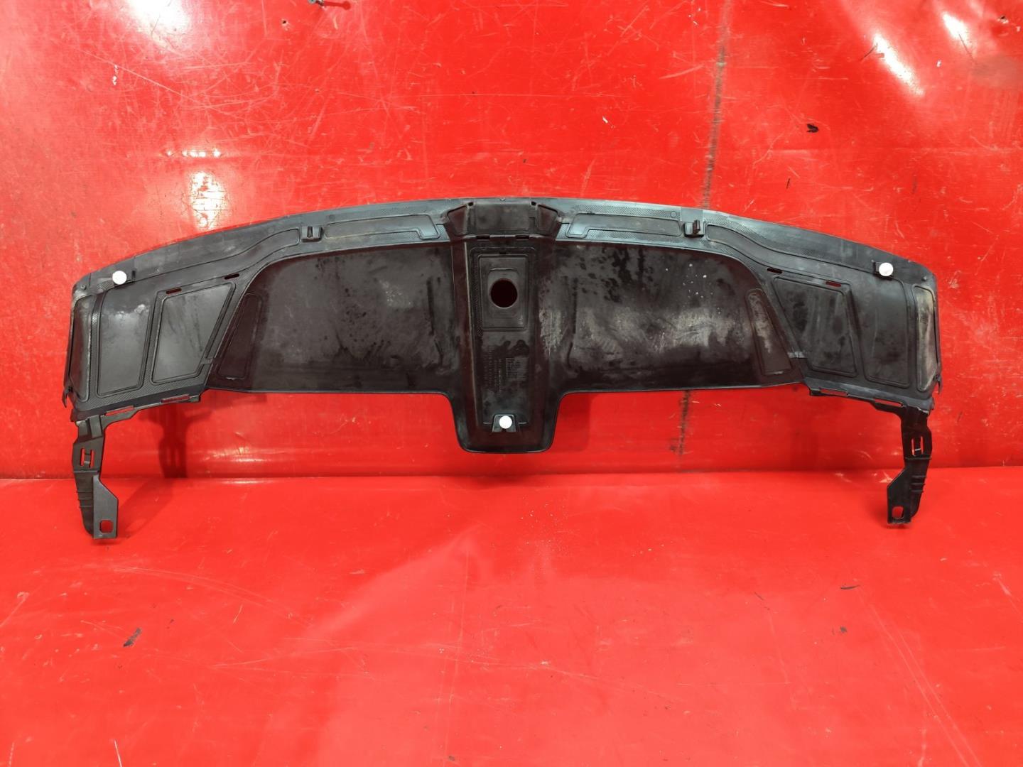 Кожух замка капота