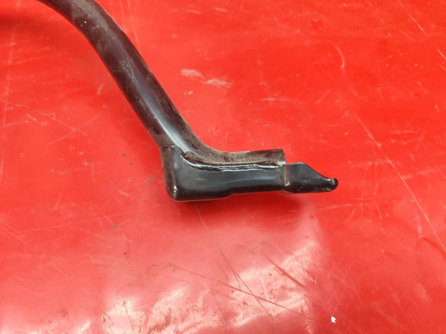 Петля крышки багажника