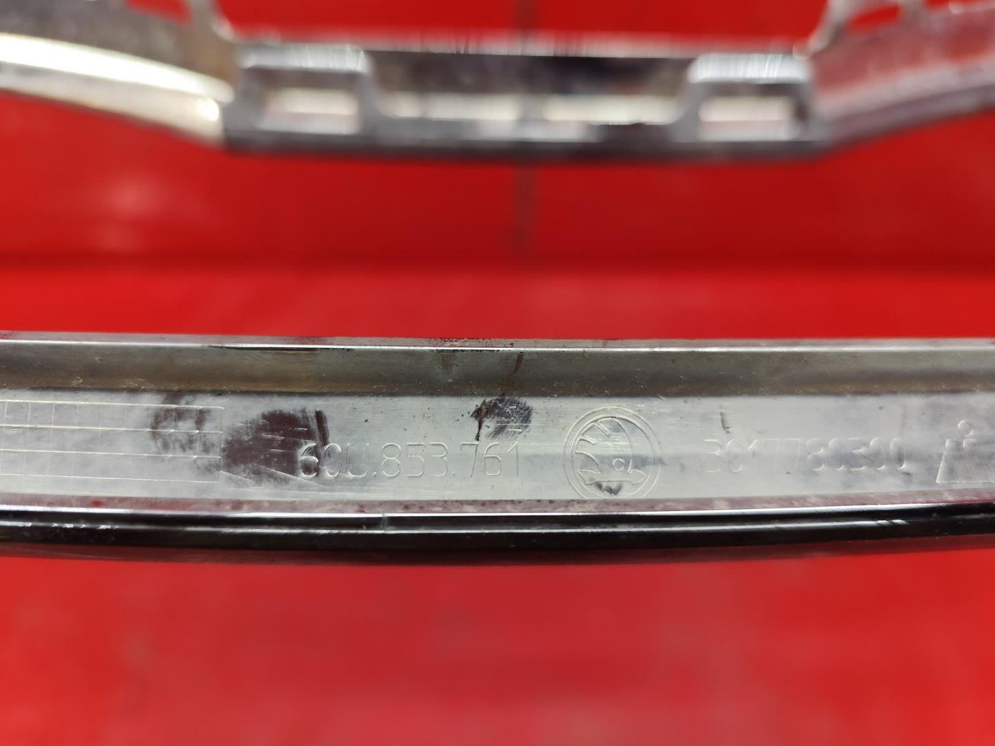 Накладка на решетку радиатора