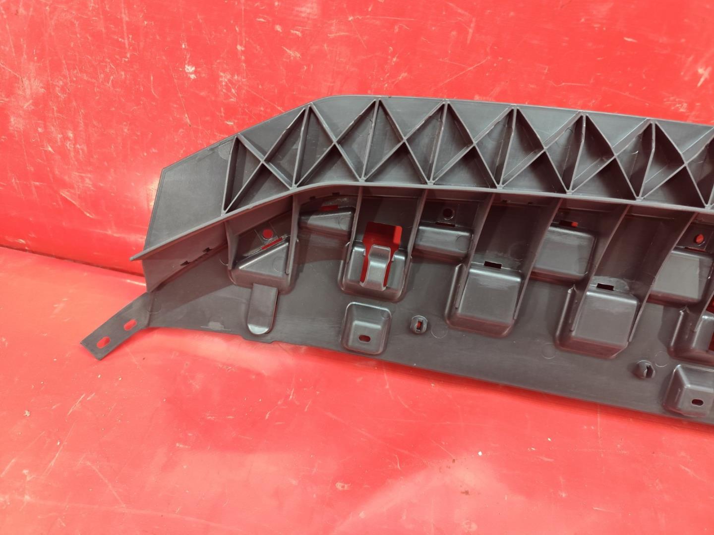 Пыльник переднего бампера