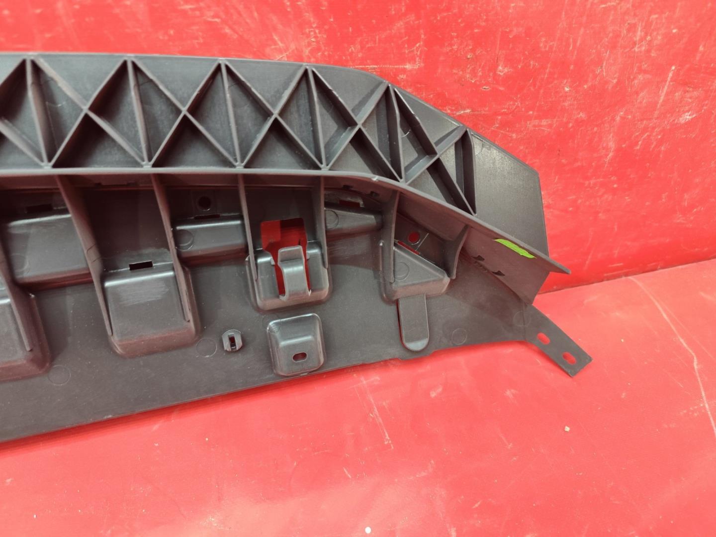 Пыльник переднего бампера