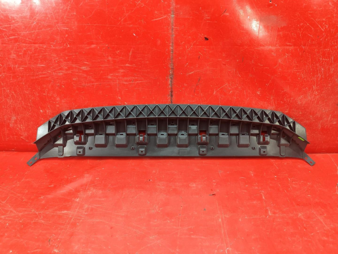 Пыльник переднего бампера