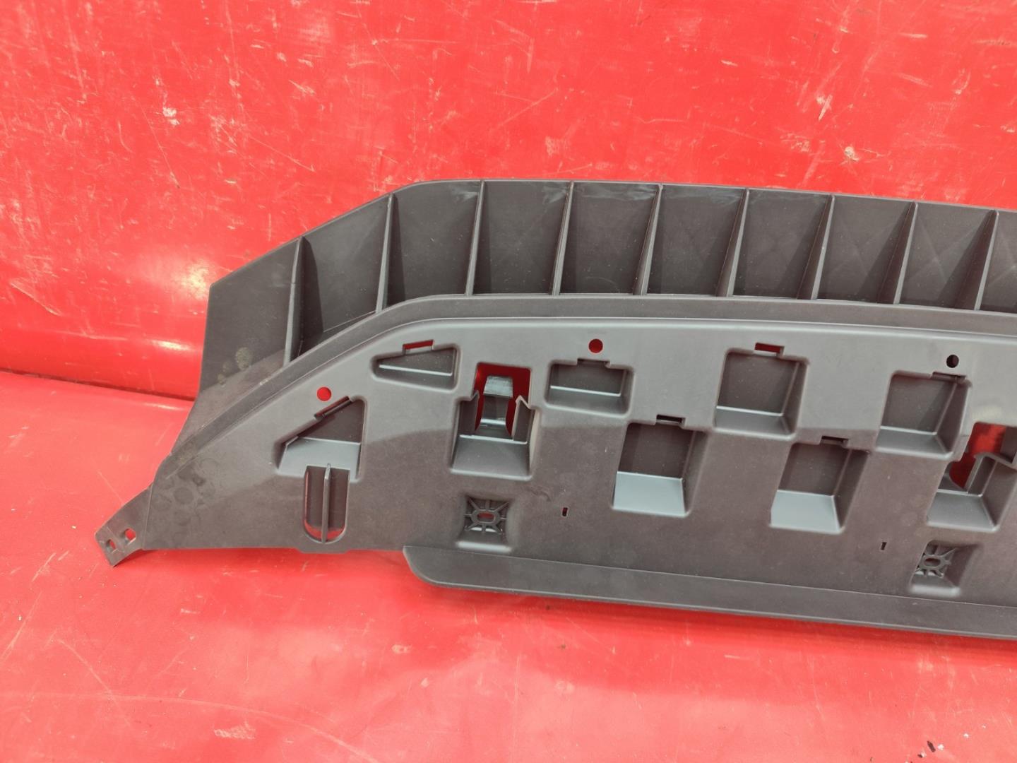 Пыльник переднего бампера