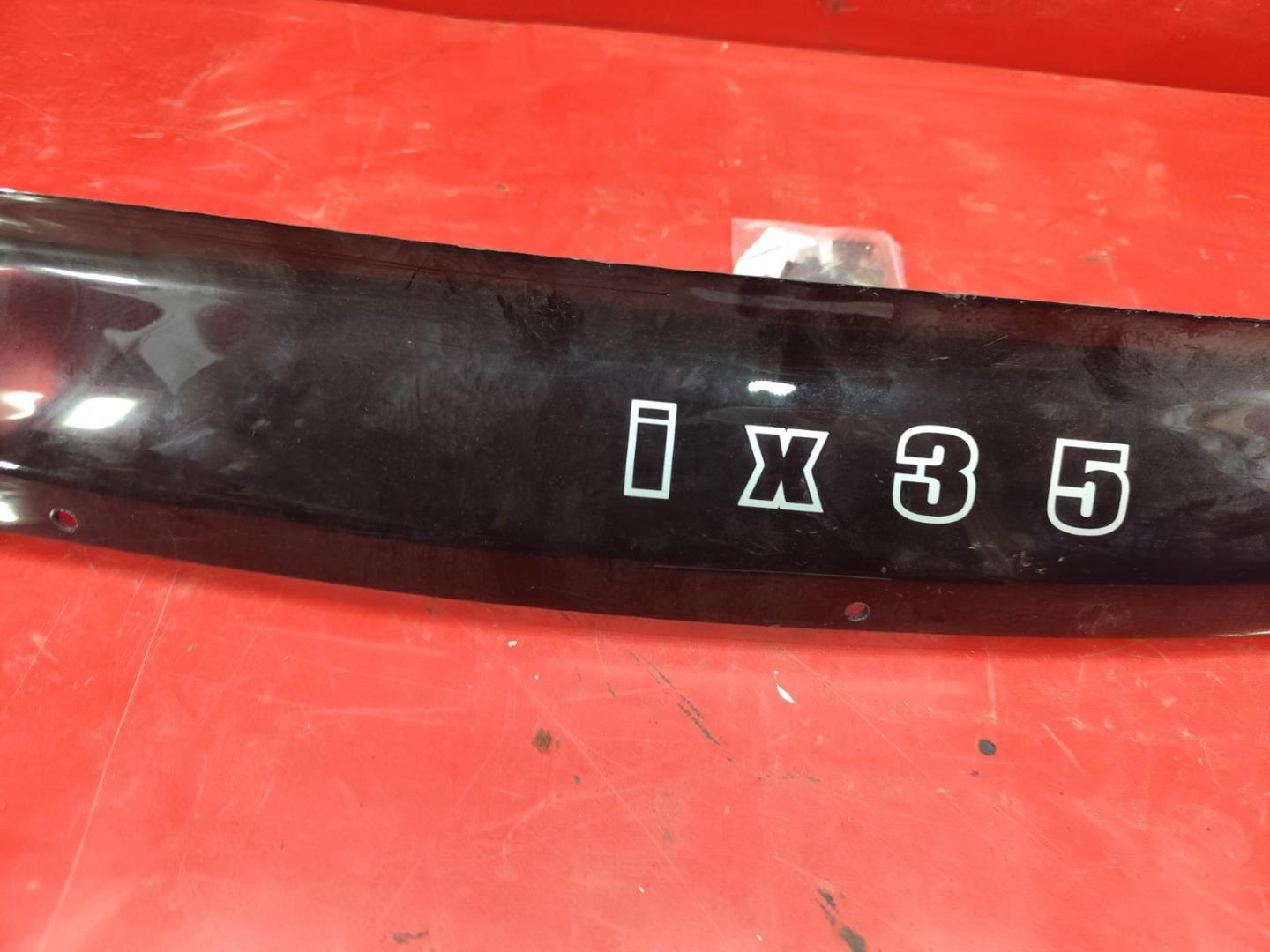 Дефлектор капота