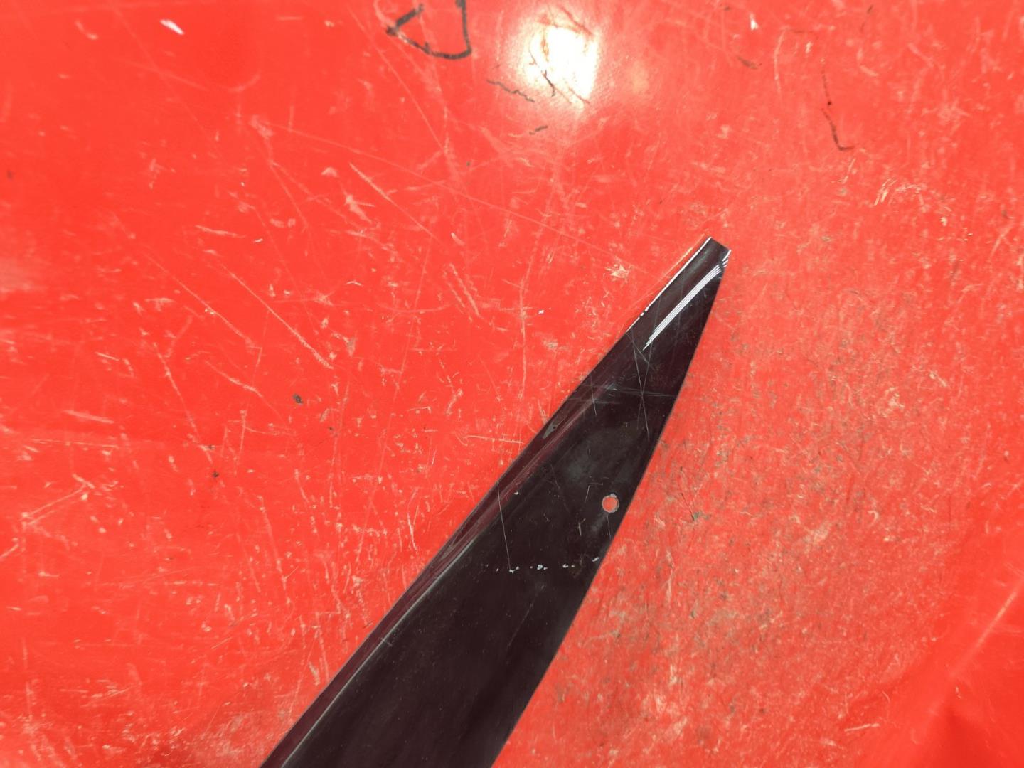 Дефлектор капота