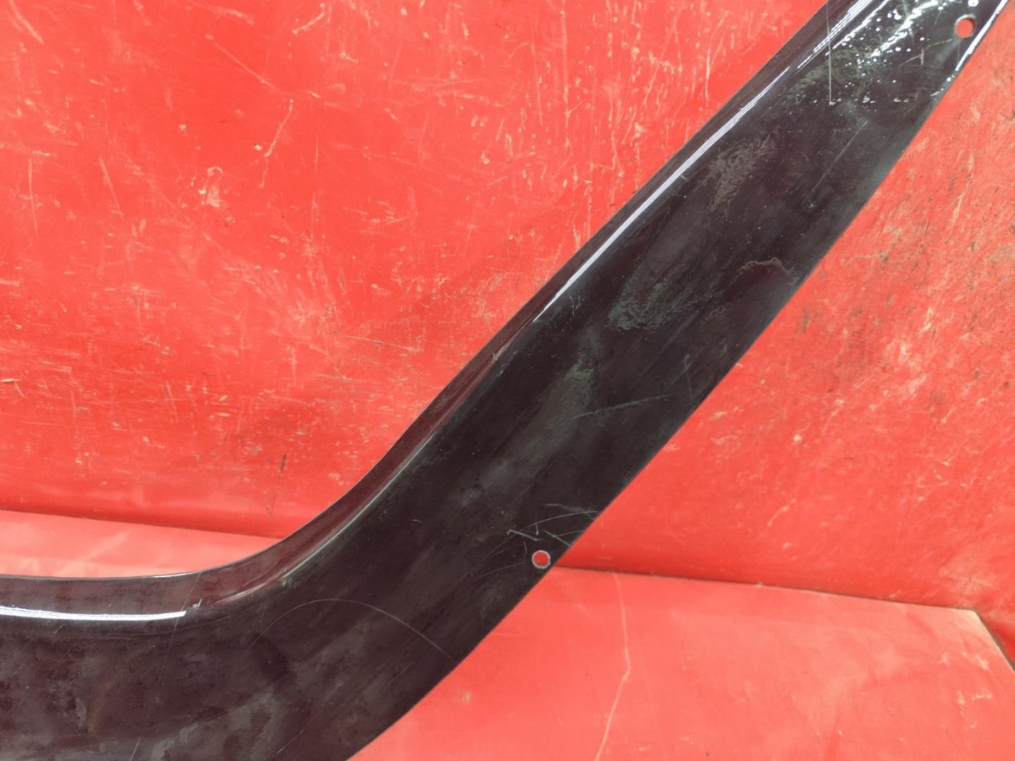 Дефлектор капота