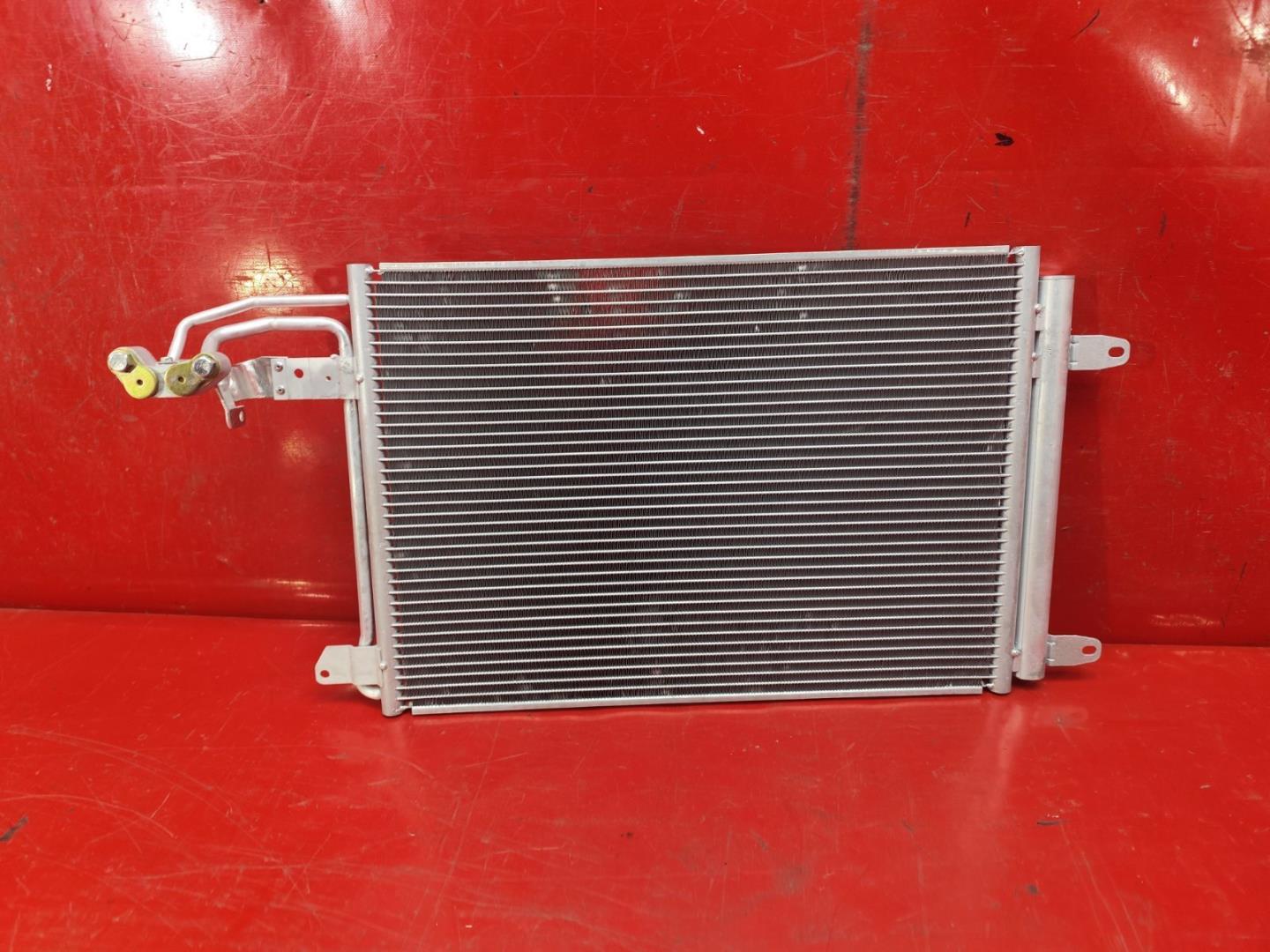 Радиатор кондиционера / конденсер
