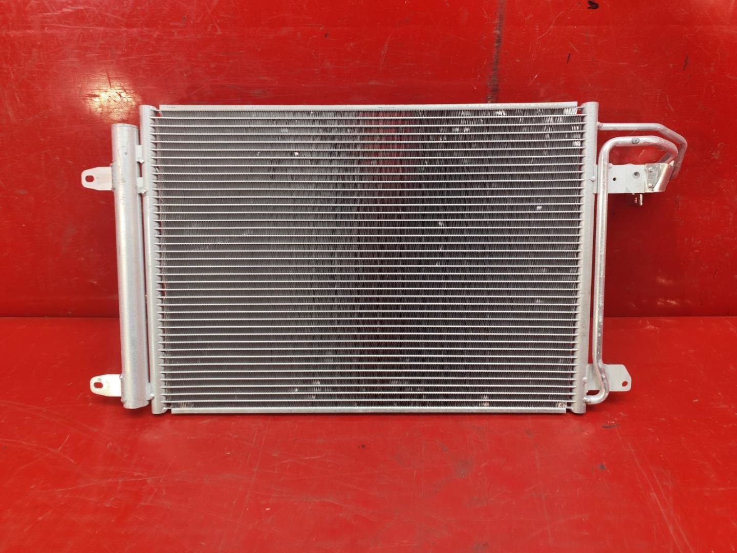 Радиатор кондиционера / конденсер