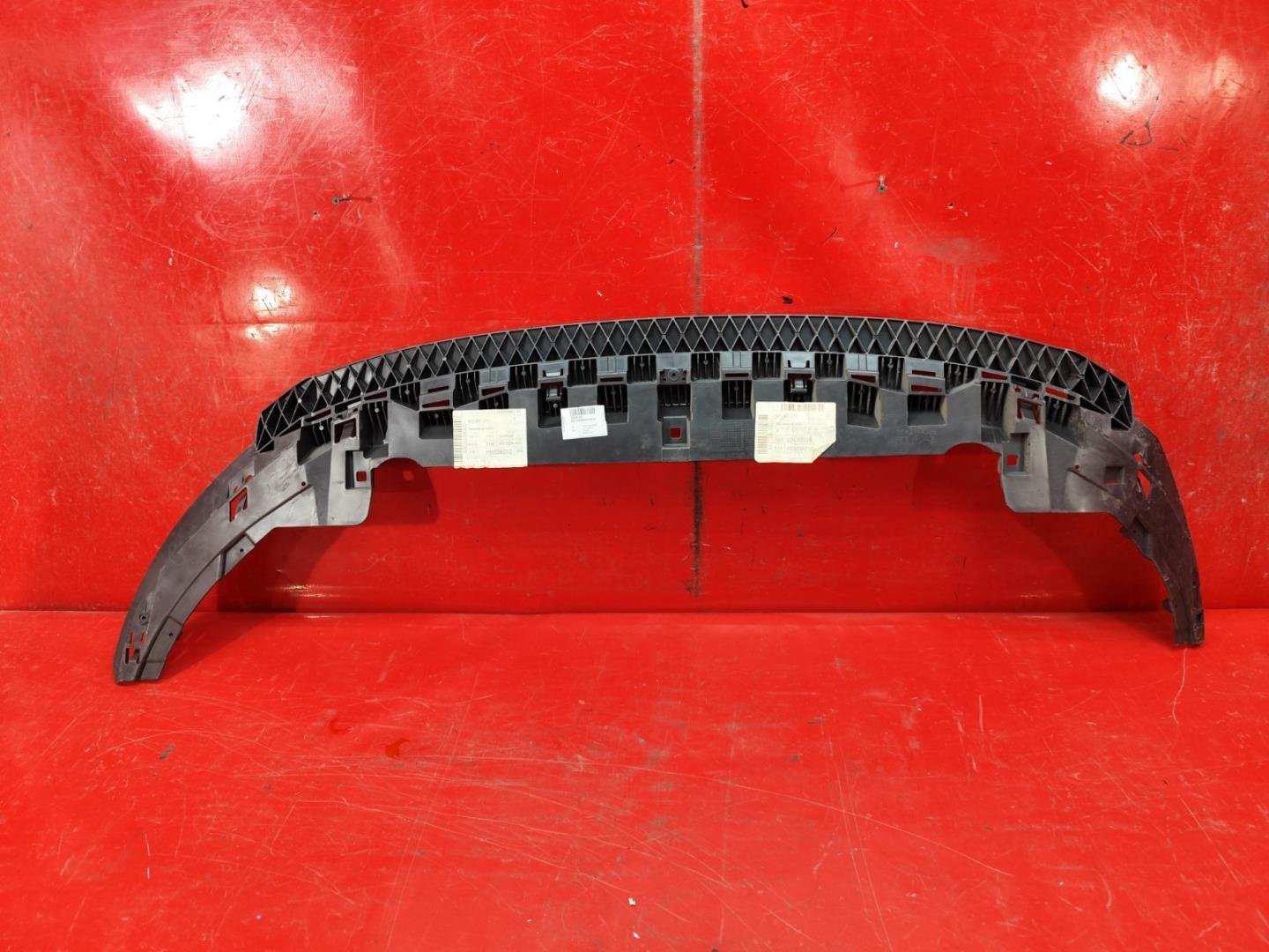 Пыльник переднего бампера