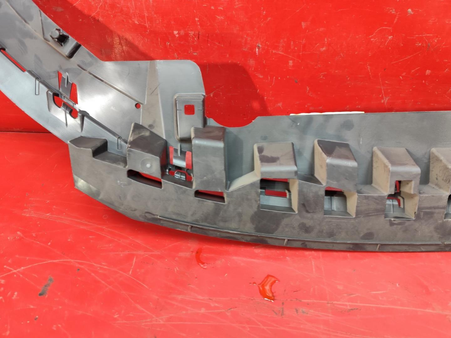 Пыльник переднего бампера